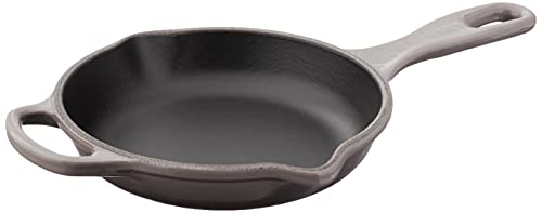 le-creuset-enameled-cast-iron-signature-iron-handle-skillet-6-33-0-5-qt-oyster image 6