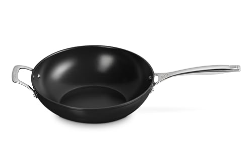 le-creuset-essential-non-stick-ceramic-sirfry-pan-12-with-glass-lid image 7
