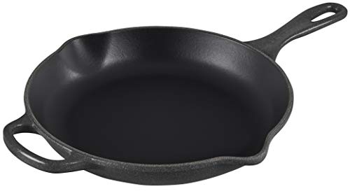le-creuset-signature-enameled-cast-iron-skillet-10-25-1-3-4-qt-stone image 8