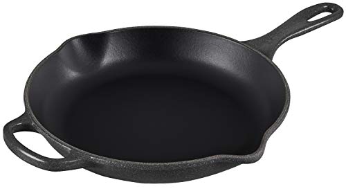 le-creuset-signature-enameled-cast-iron-skillet-10-25-1-3-4-qt-stone image 5
