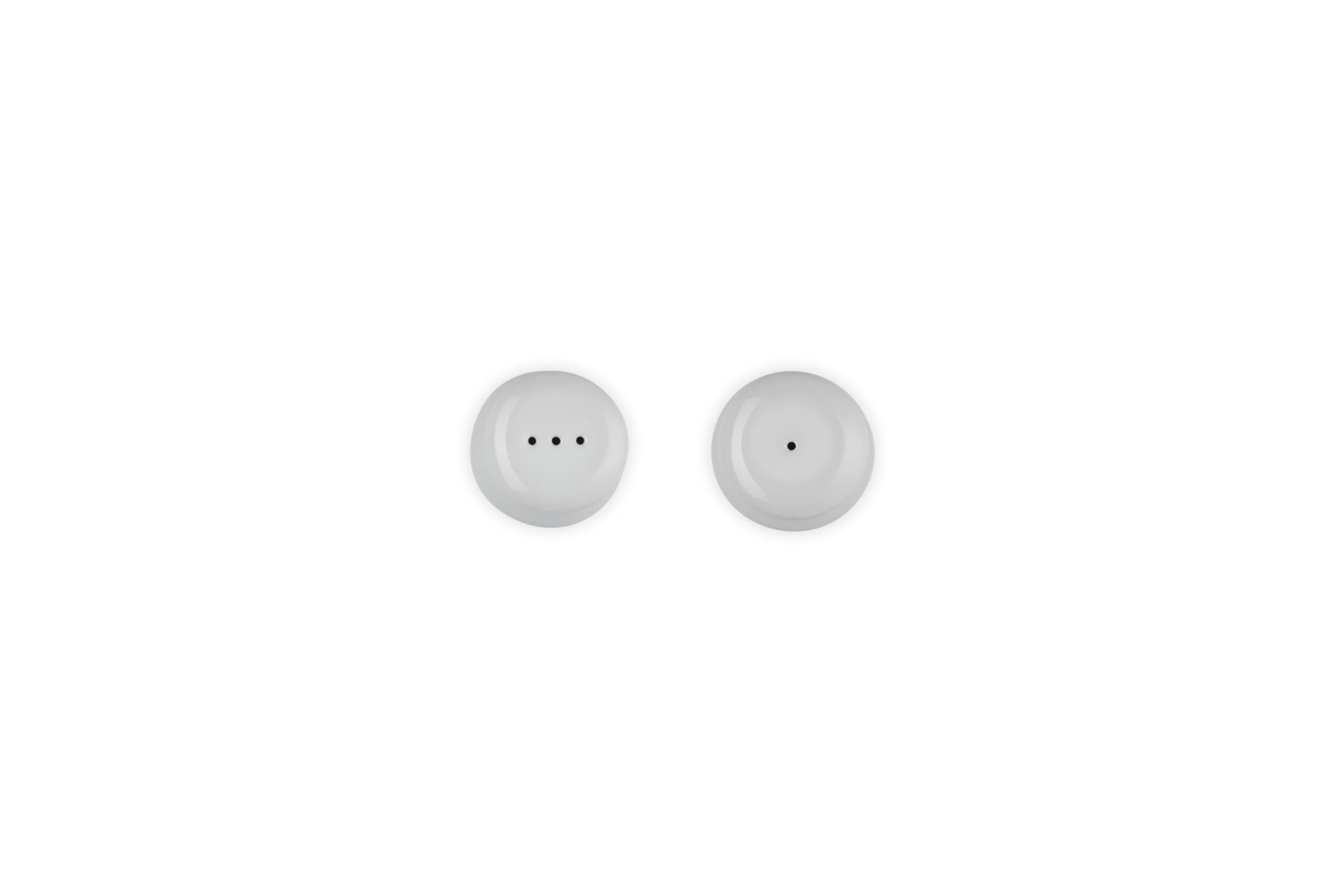 le-creuset-salt-and-pepper-shaker-set-of-2-white image 4