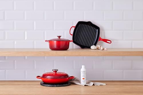 le-creuset-enameled-cast-iron-cookware-cleaner-8-45-oz image 6