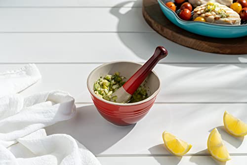 le-creuset-stoneware-mortar-and-pestle-set-10-oz-cerise image 7