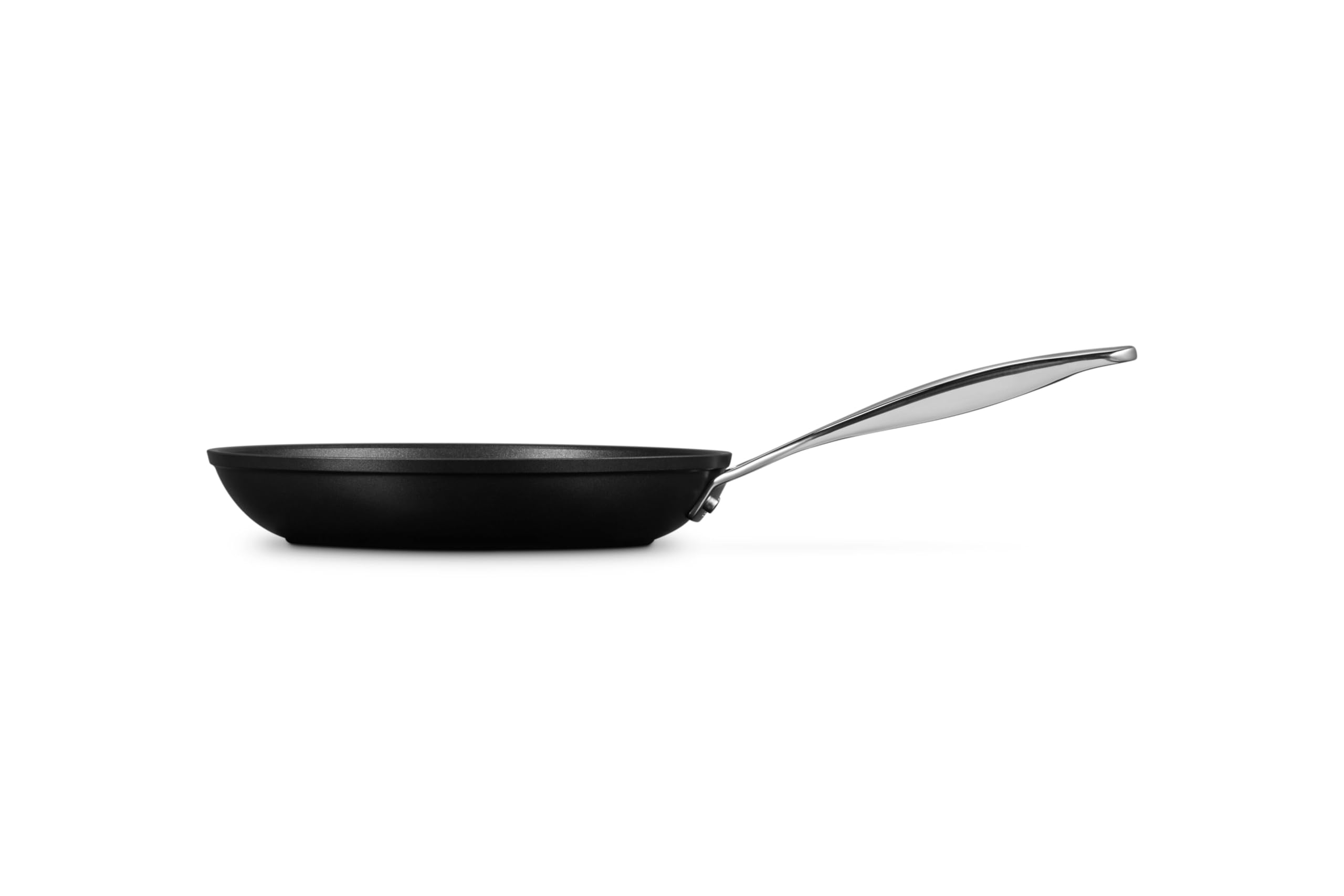 le-creuset-toughened-nonstick-pro-fry-pan-9-5-inch image 3