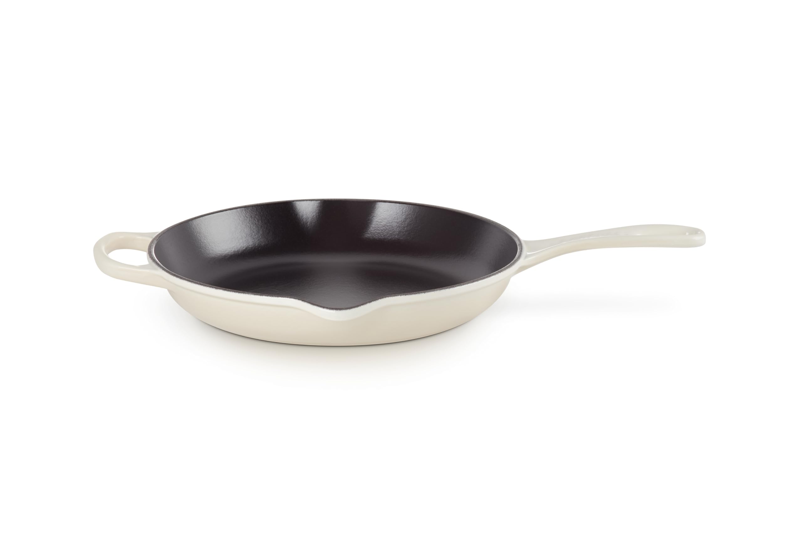 le-creuset-enameled-cast-iron-signature-iron-handle-skillet-10-25-meringue image 2