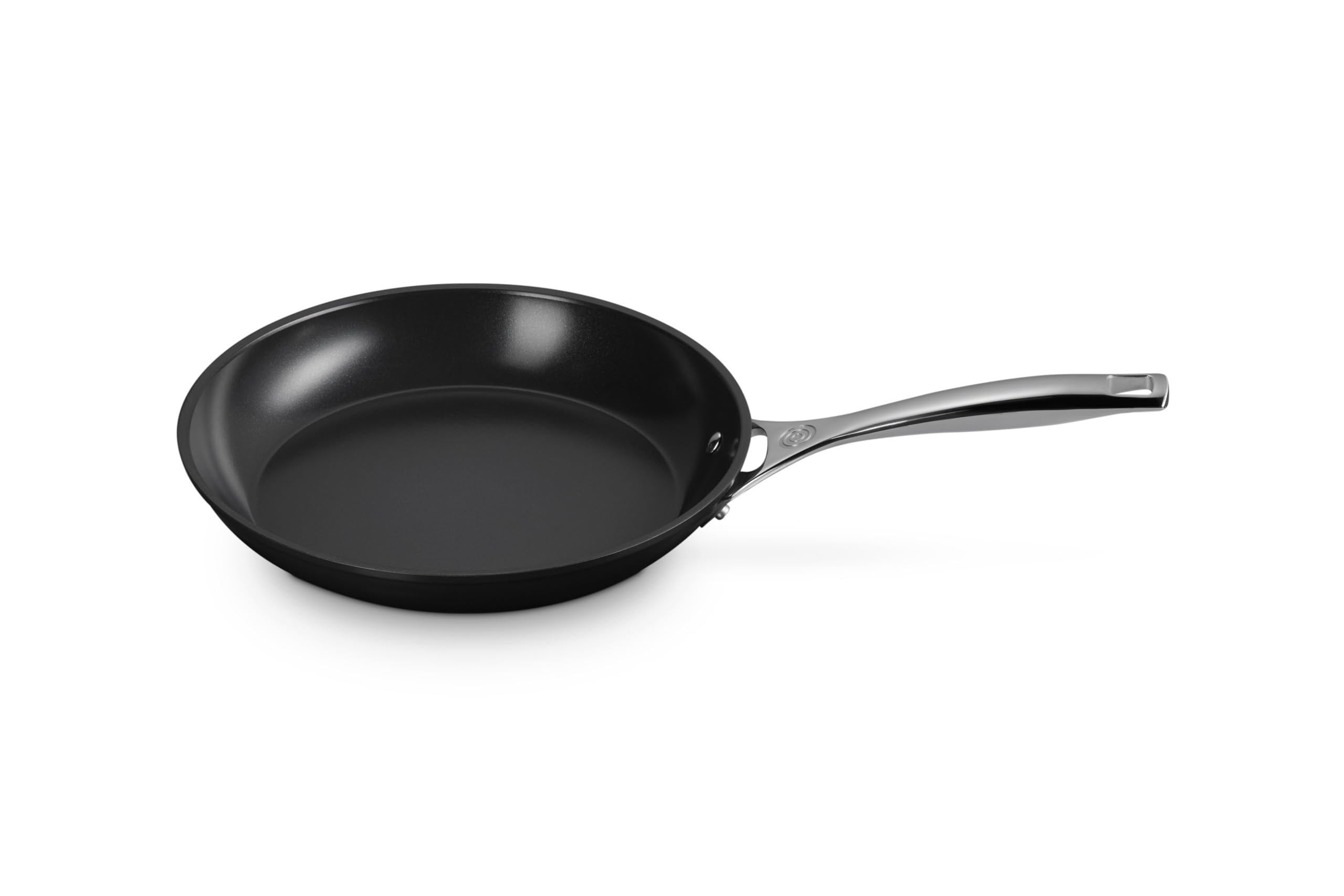 le-creuset-essential-non-stick-ceramic-2-piece-frying-pan-set image 2