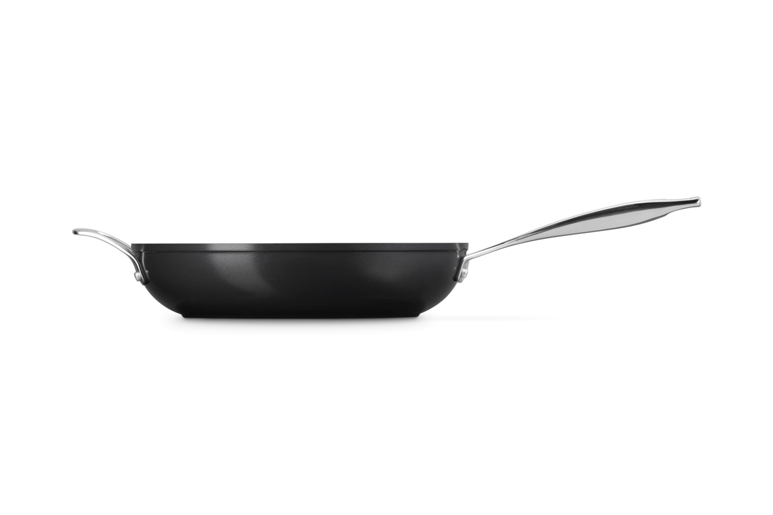 le-creuset-essential-non-stick-ceramic-deep-frying-pan-11 image 3