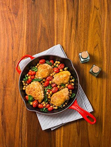 le-creuset-enameled-cast-iron-signature-iron-handle-skillet-11-75-2-3-8-qt-with- image 8