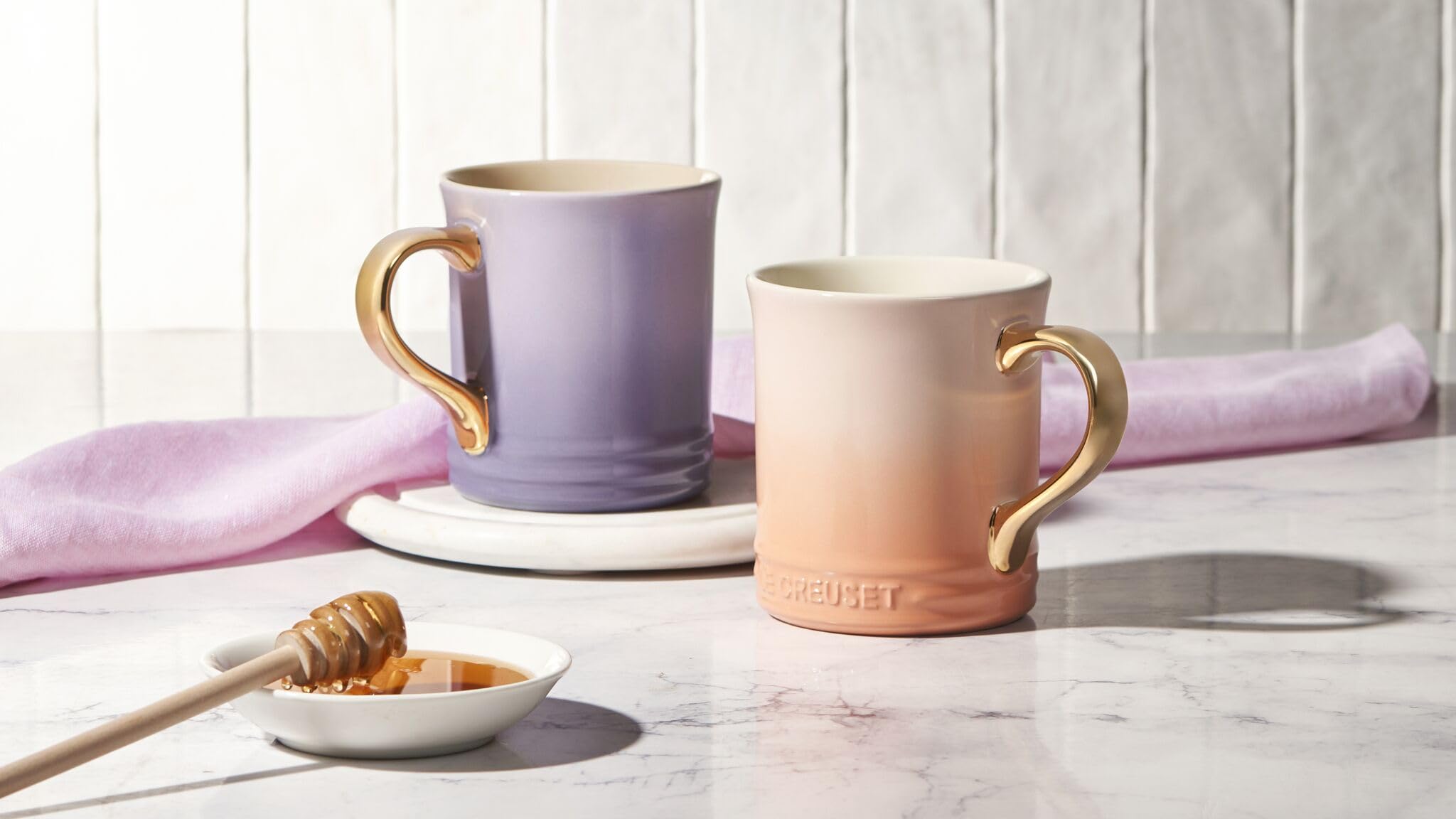 le-creuset-vancouver-mug-with-gold-metallic-handle-14-oz-chiffon-pink image 6