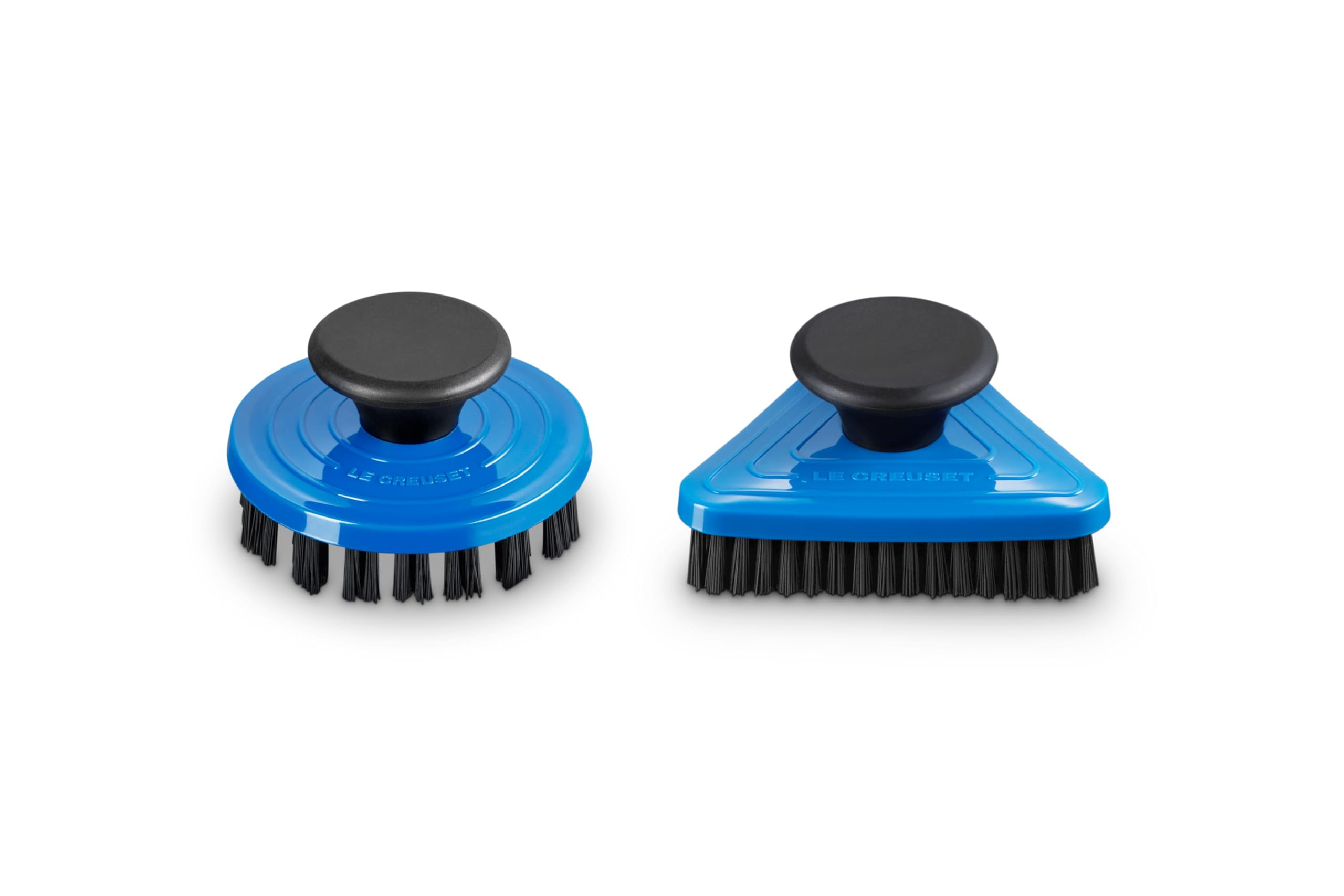 le-creuset-set-of-2-cleaning-brushes-round-triangular-shiny-black image 4