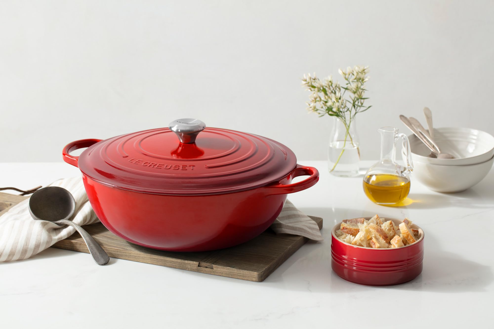 le-creuset-signature-cast-iron-chef-s-oven-7-5-qt-artichaut image 6
