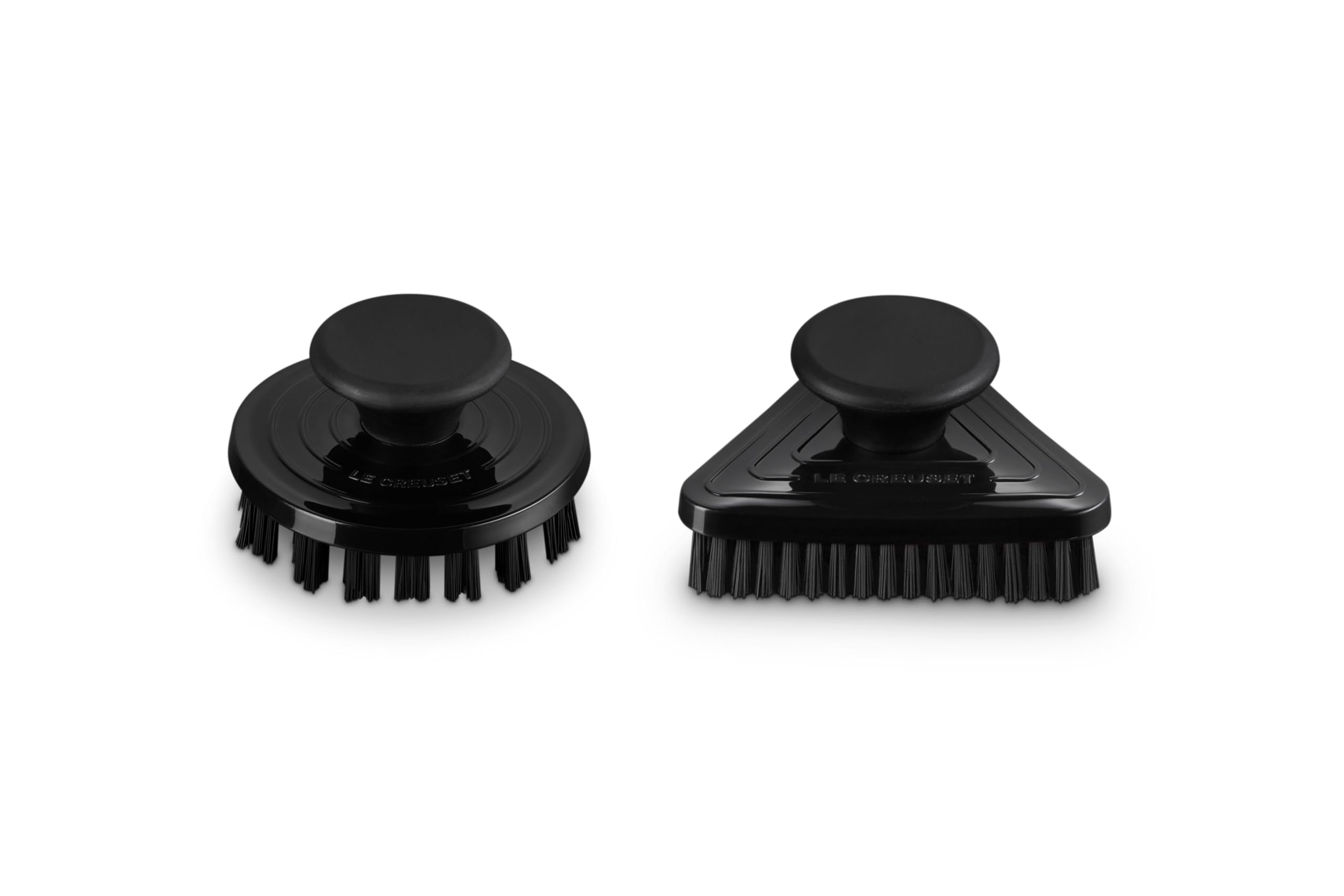 le-creuset-set-of-2-cleaning-brushes-round-triangular-shiny-black image 1