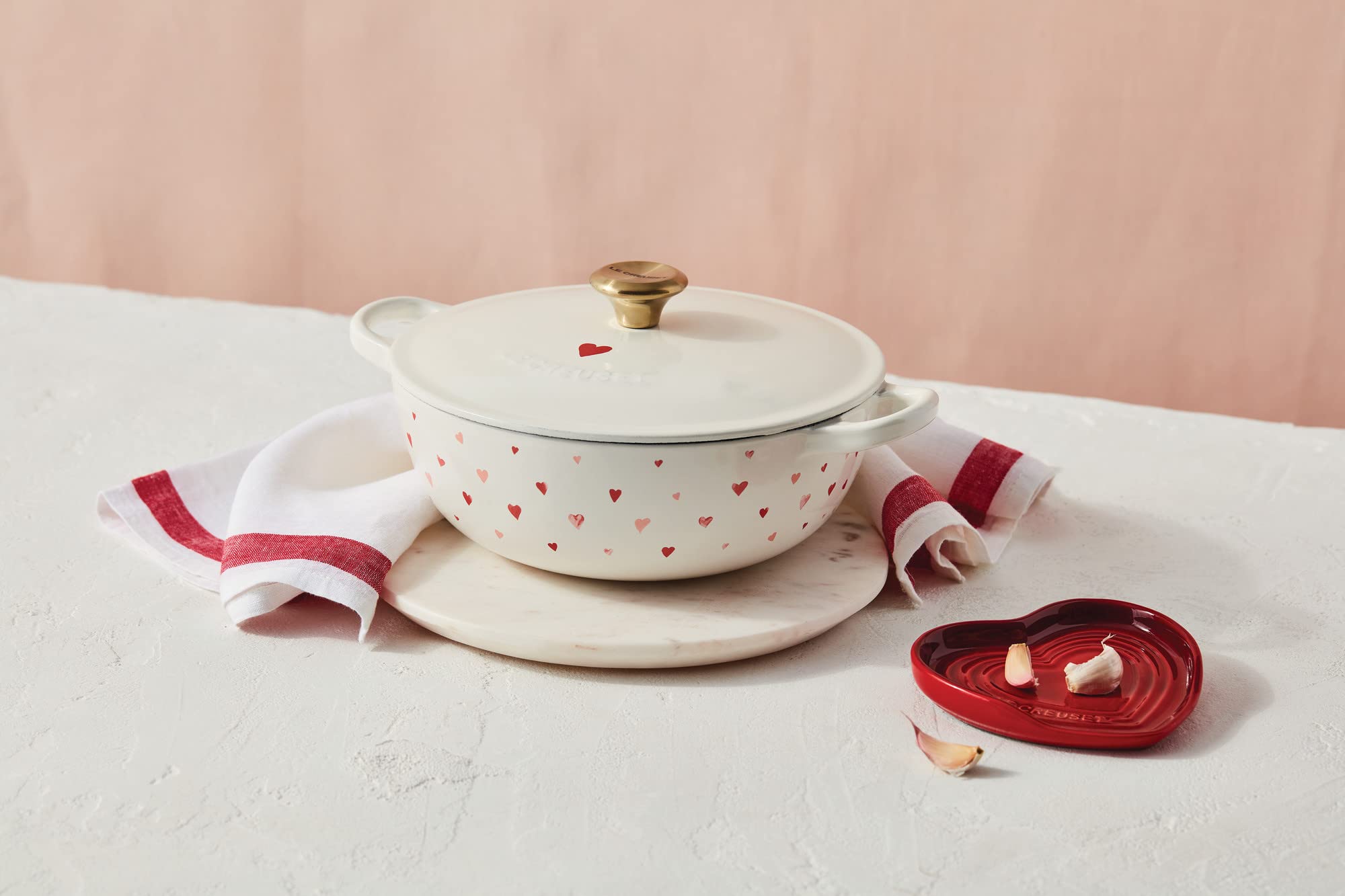 le-creuset-l-amour-enameled-cast-iron-soup-pot-2-75-quarts-white-with-heart-appl image 5