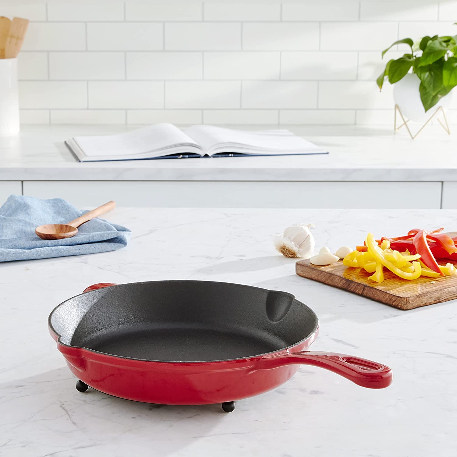 cuisinart-chef-s-classic-10-inch-enameled-cast-iron-round-fry-pan-cardinal-red image 6