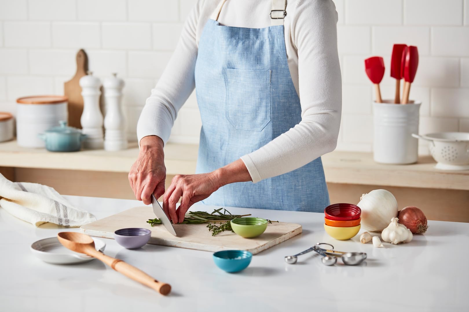 le-creuset-vancouver-pinch-bowls-set-of-6-2-oz-each-multi image 5