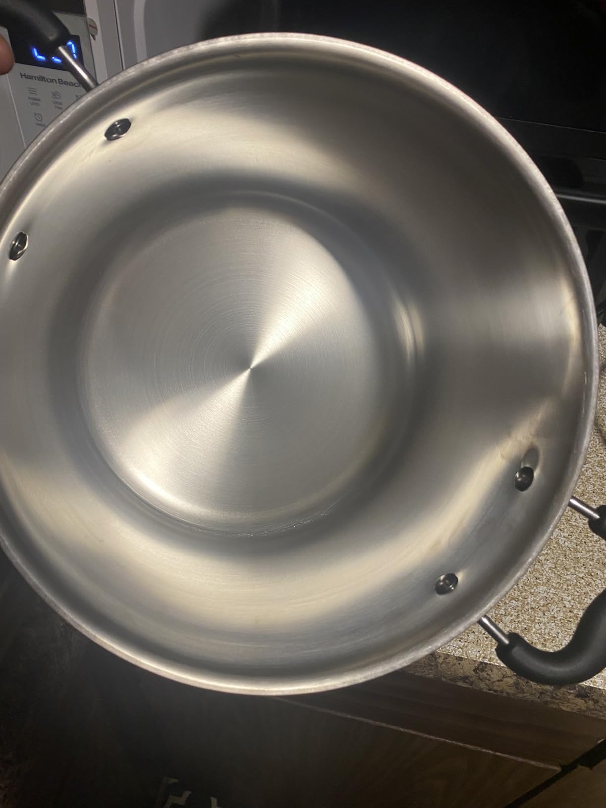 Good pot, light lid