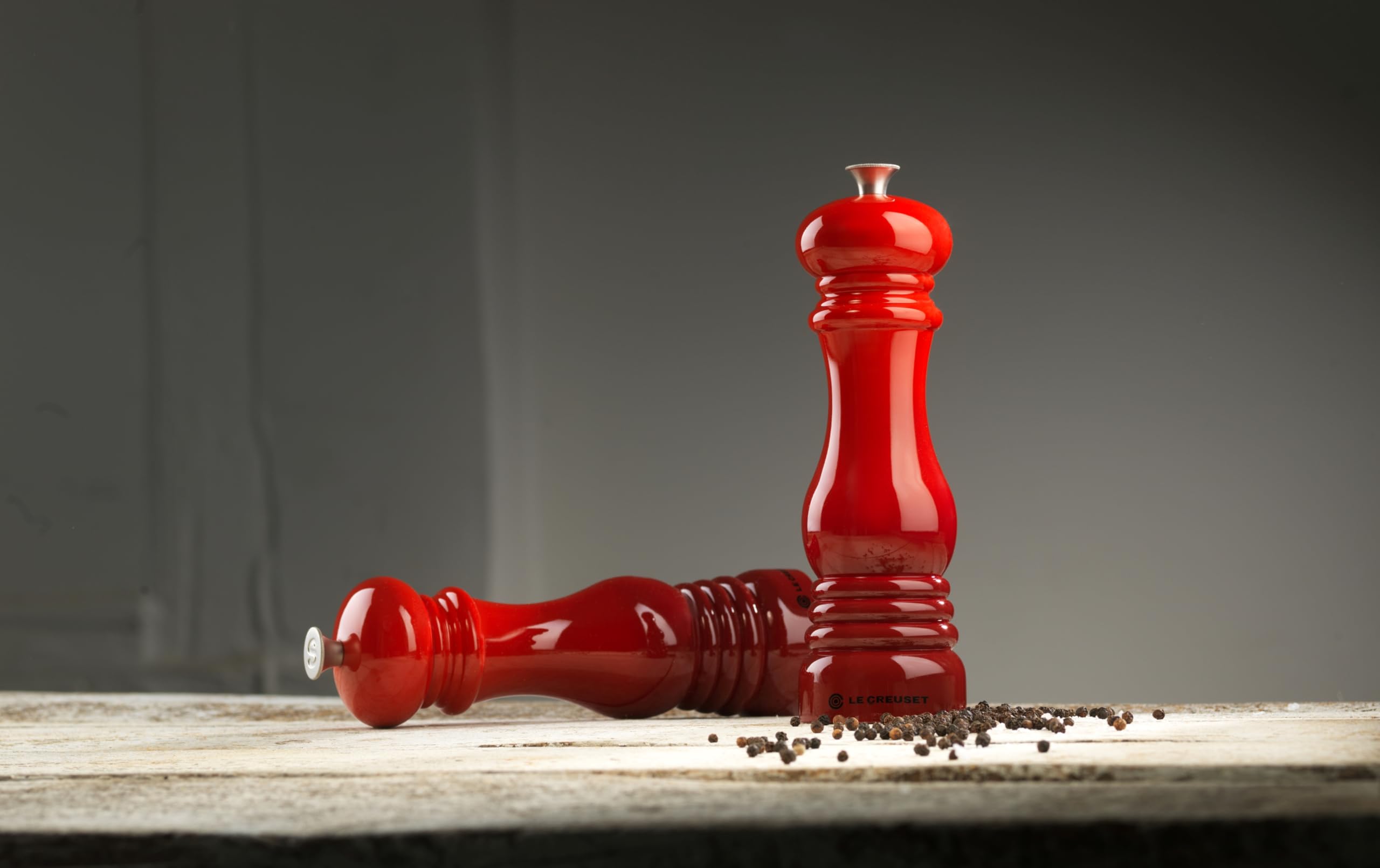 le-creuset-8-inch-salt-and-pepper-mill-set-white image 6