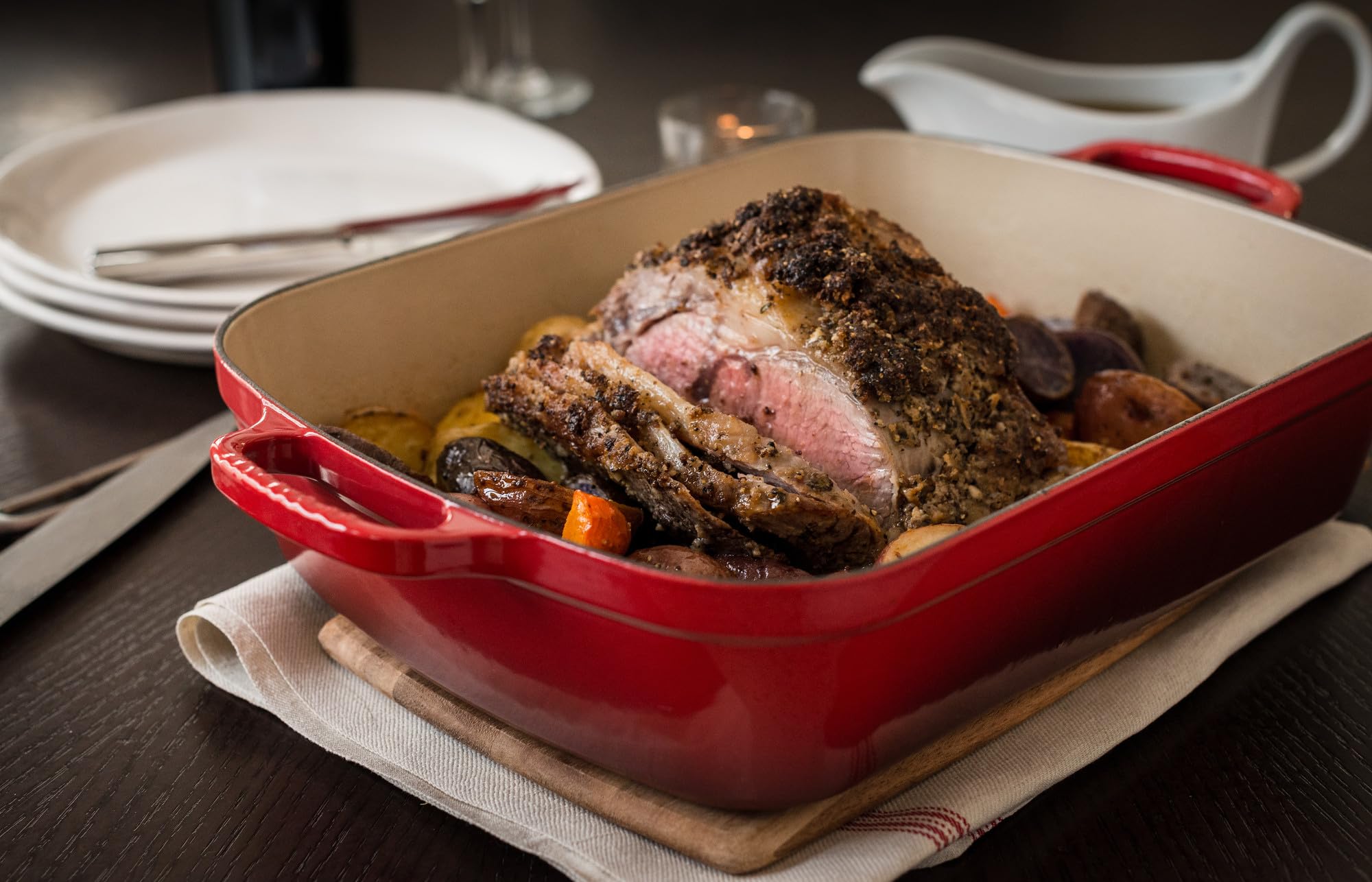 le-creuset-enameled-cast-iron-signature-rectangular-roaster-5-25-qt-cerise image 5
