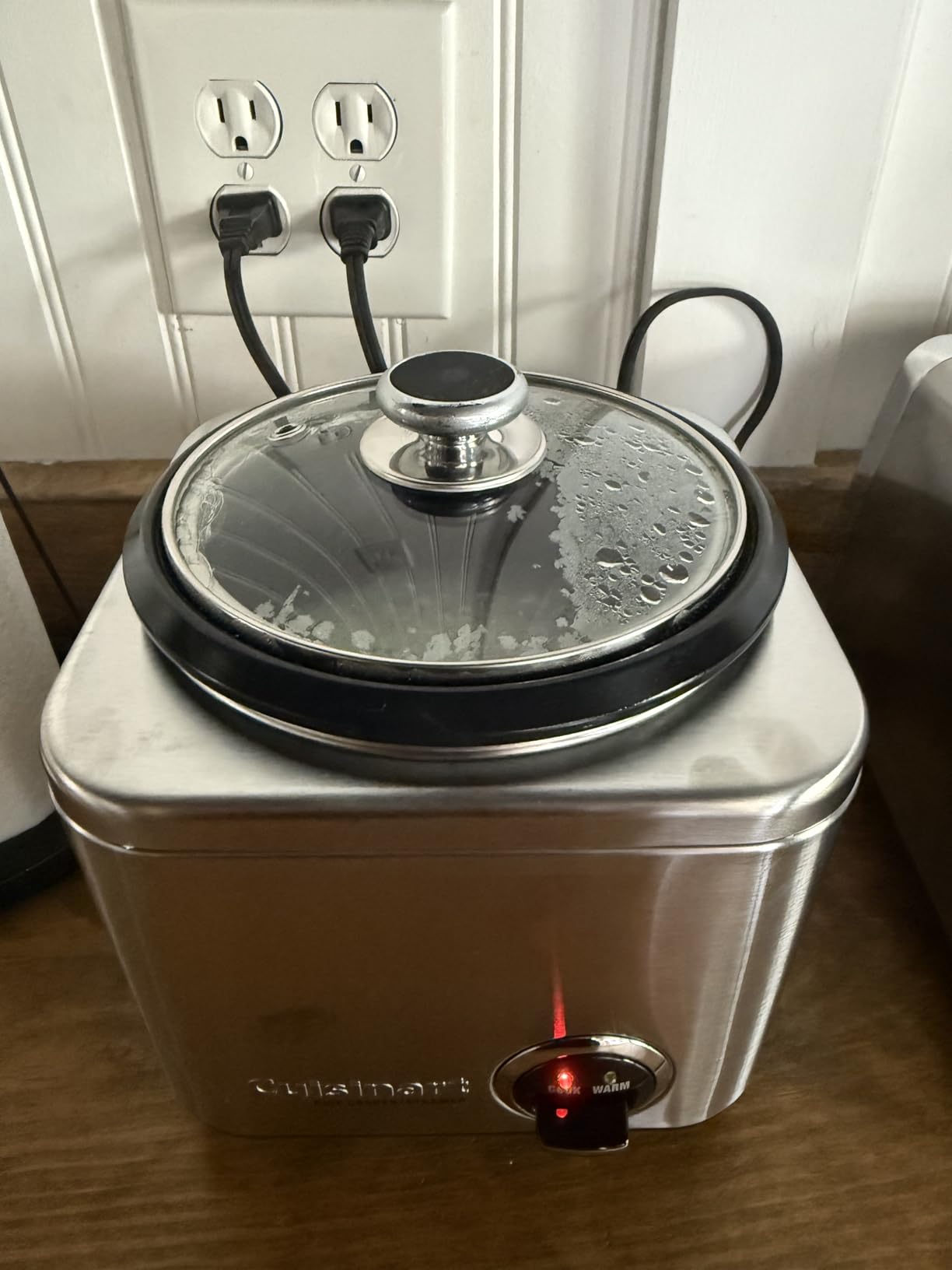 Good cooker, but lid is hard to clean