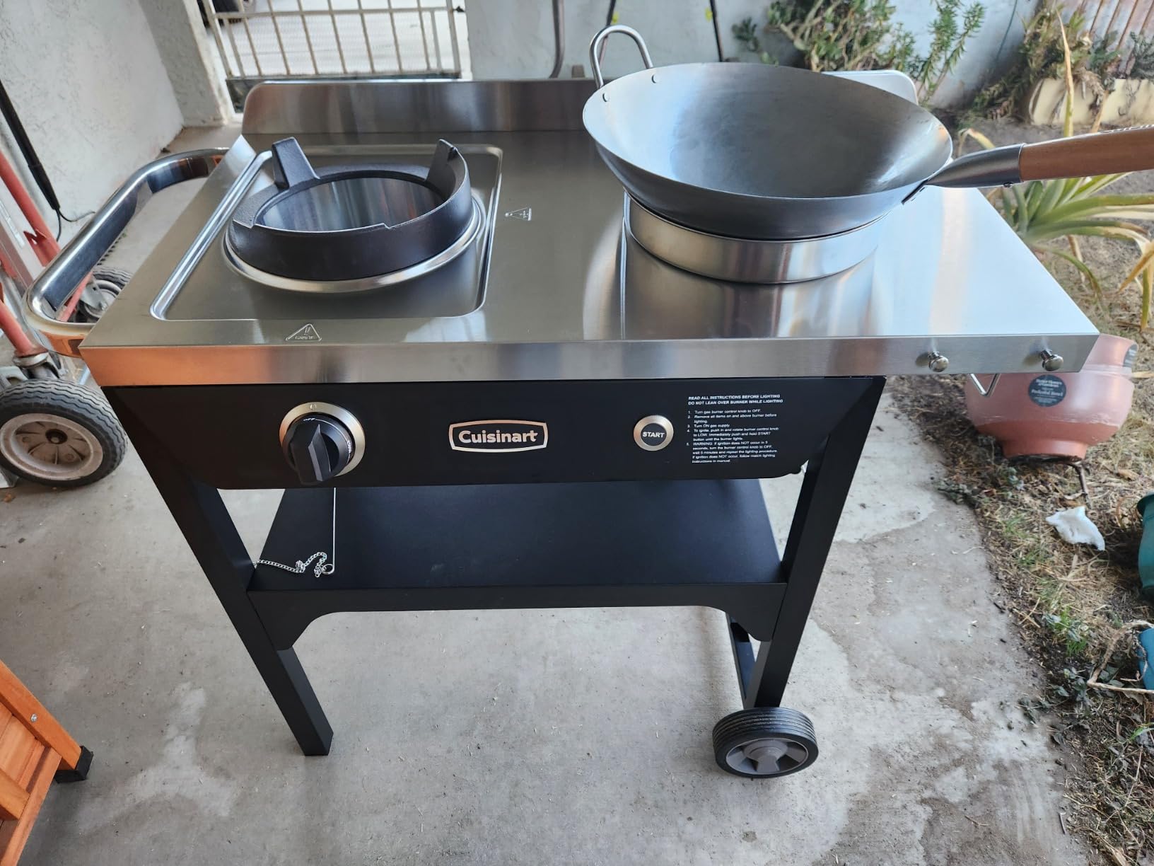 Serious wok station