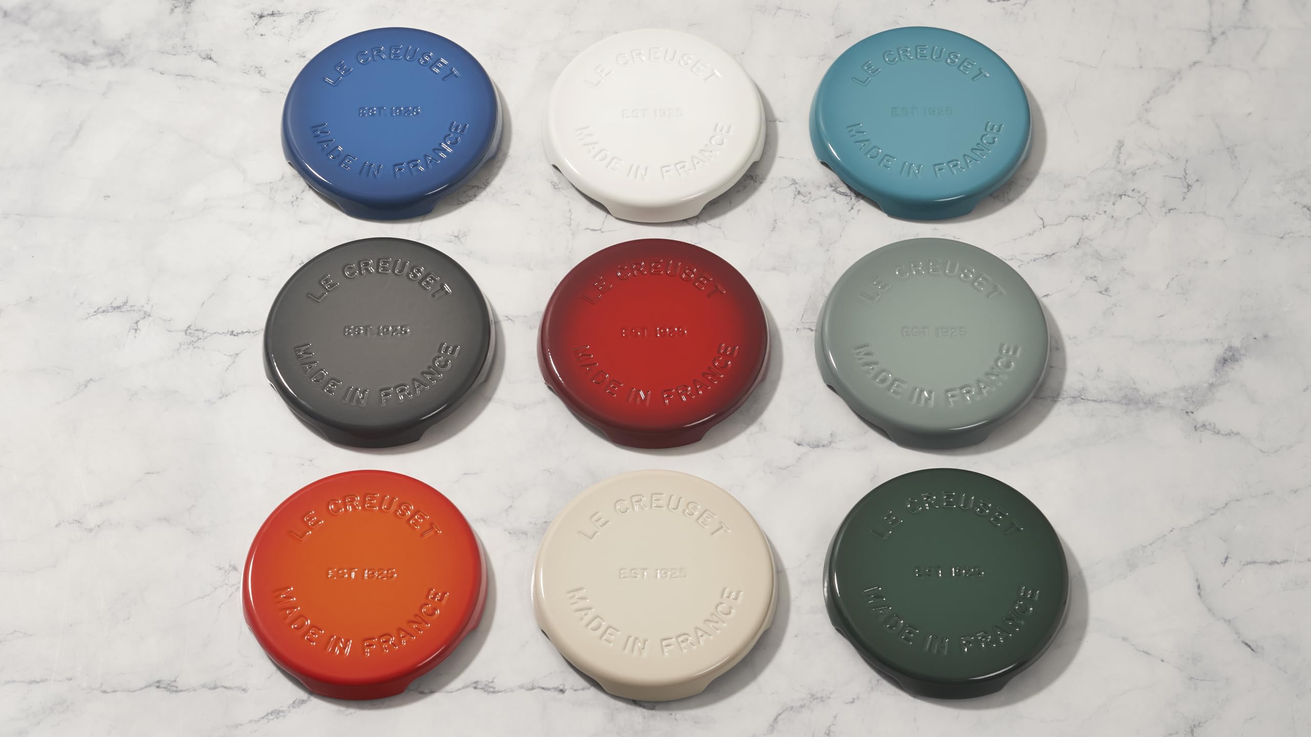 le-creuset-enameled-cast-iron-signature-trivet-9-olive image 6