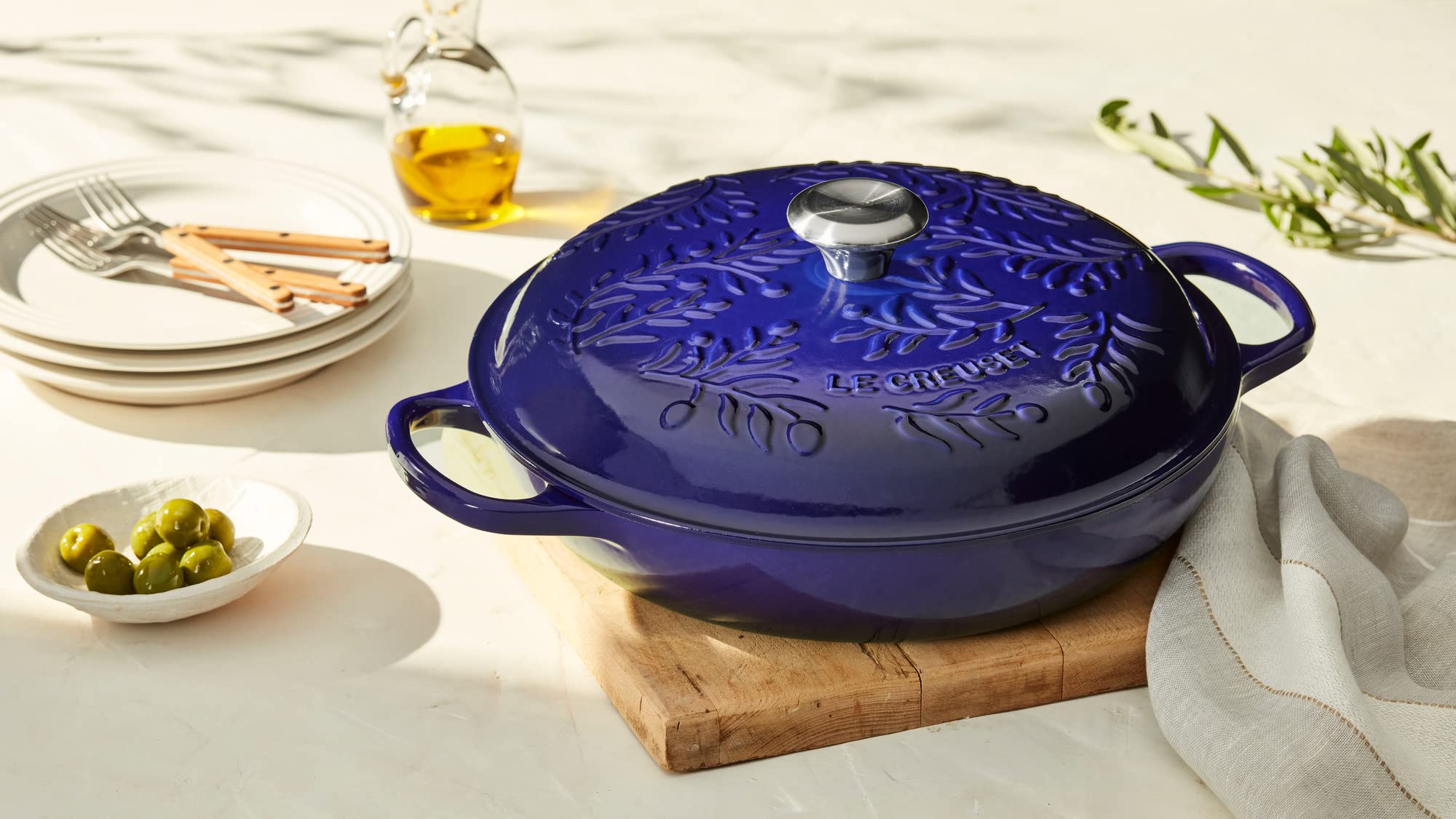 le-creuset-olive-branch-collection-enameled-cast-iron-signature-braiser-3-5-qt-i image 5