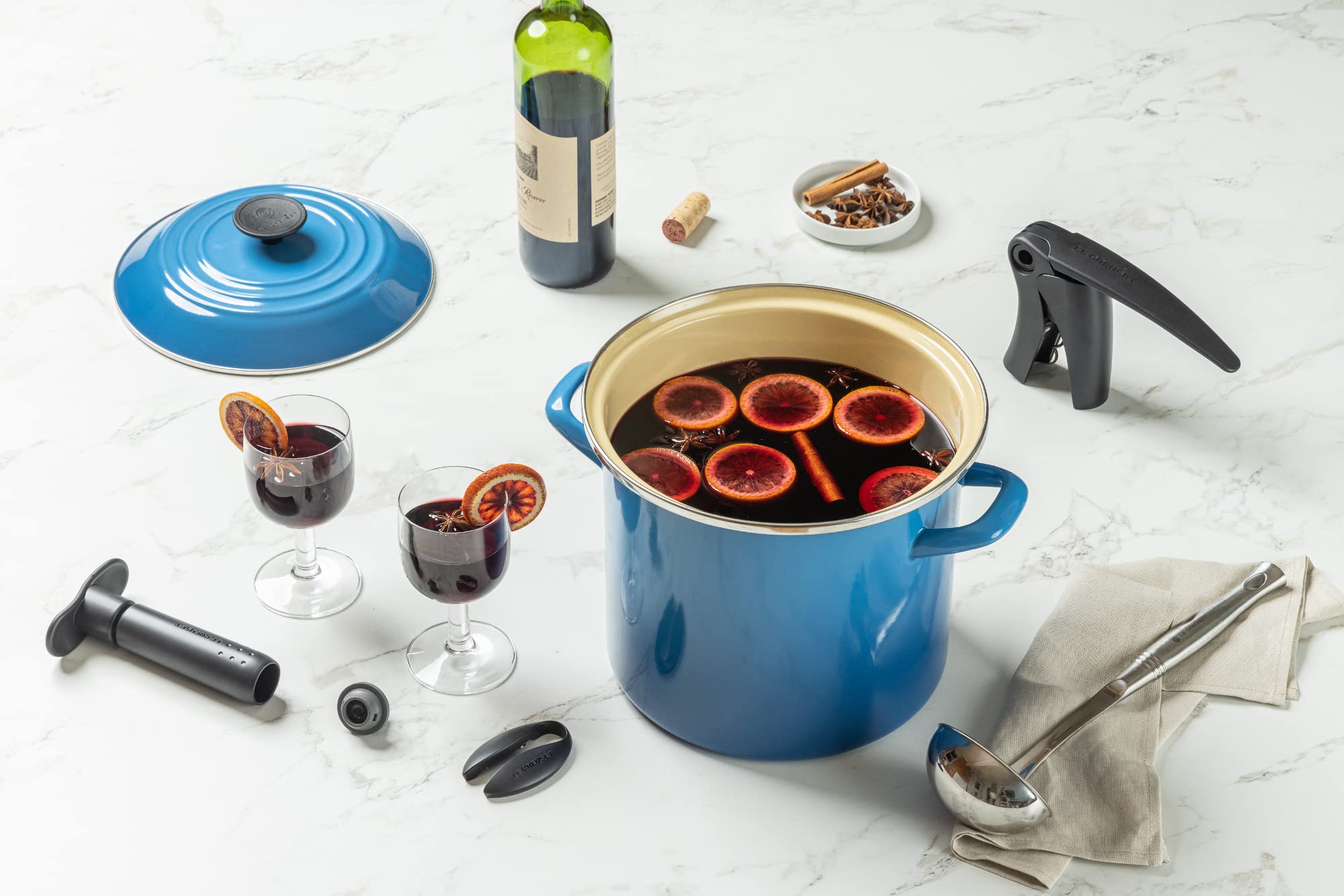 le-creuset-wine-tools-gift-set-5-piece-black-grey image 3
