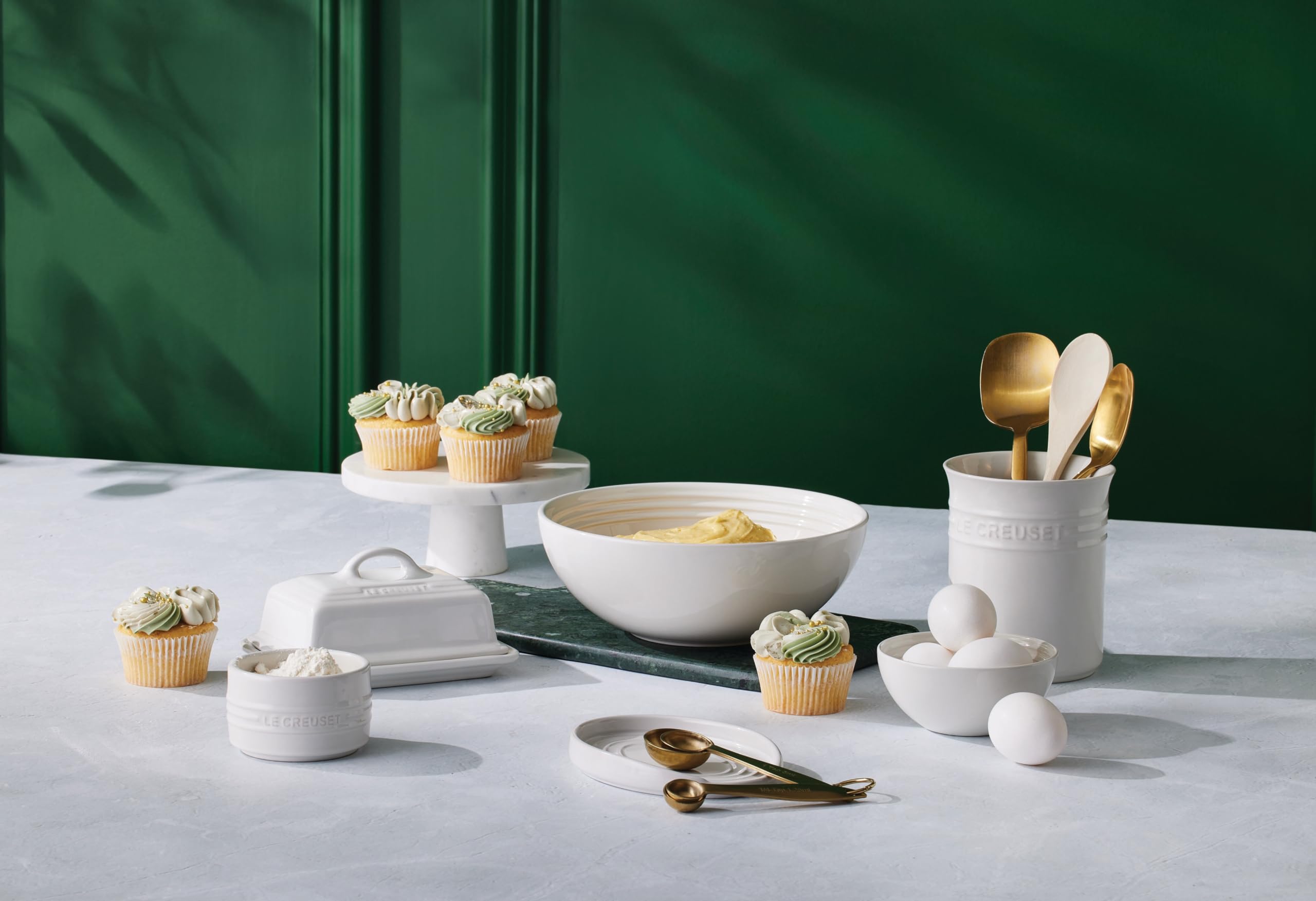 le-creuset-stoneware-european-butter-dish-white image 5