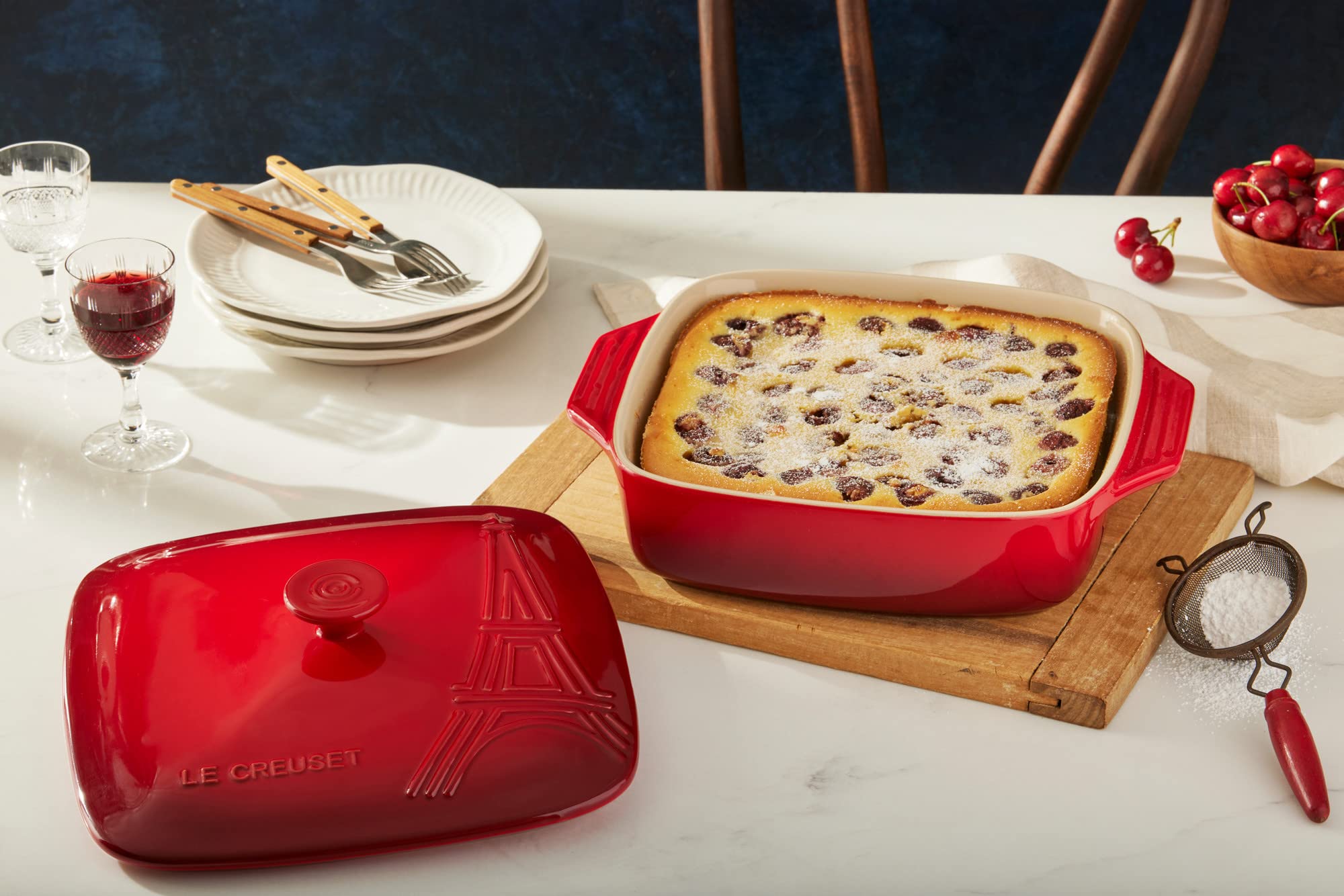 le-creuset-eiffel-tower-stoneware-covered-square-casserole-2-5-qt-9-white image 2
