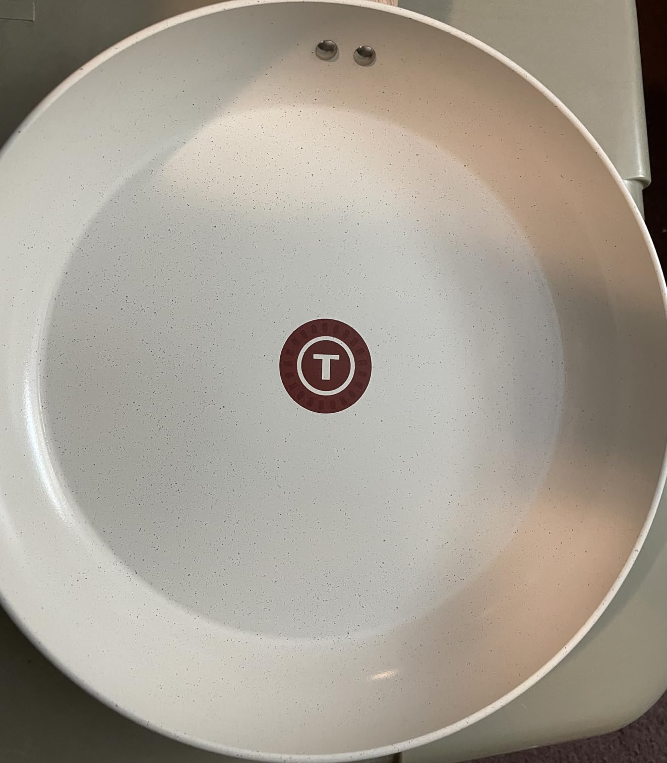 Solid pan