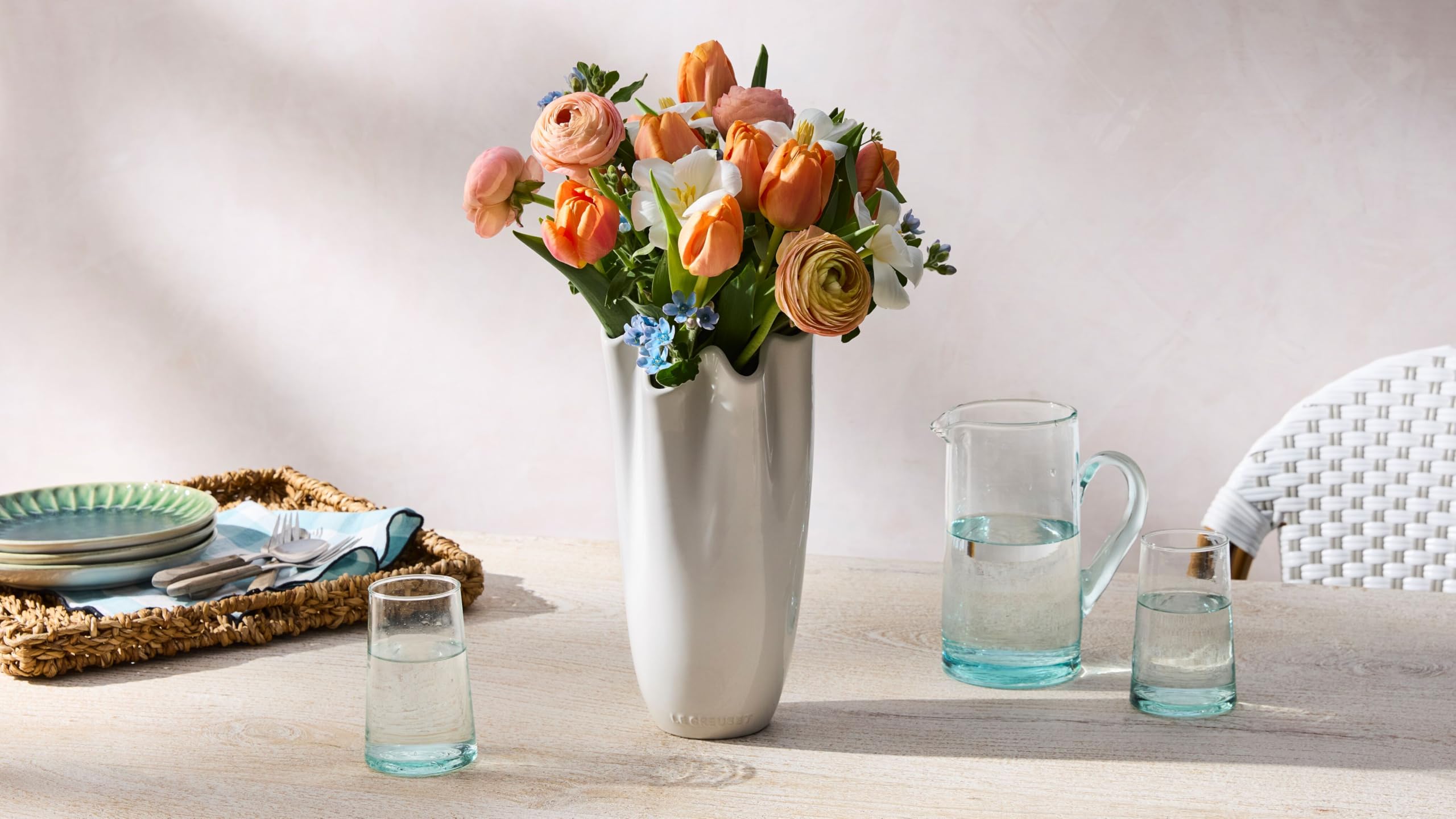 le-creuset-stoneware-iris-vase-12-peche image 5
