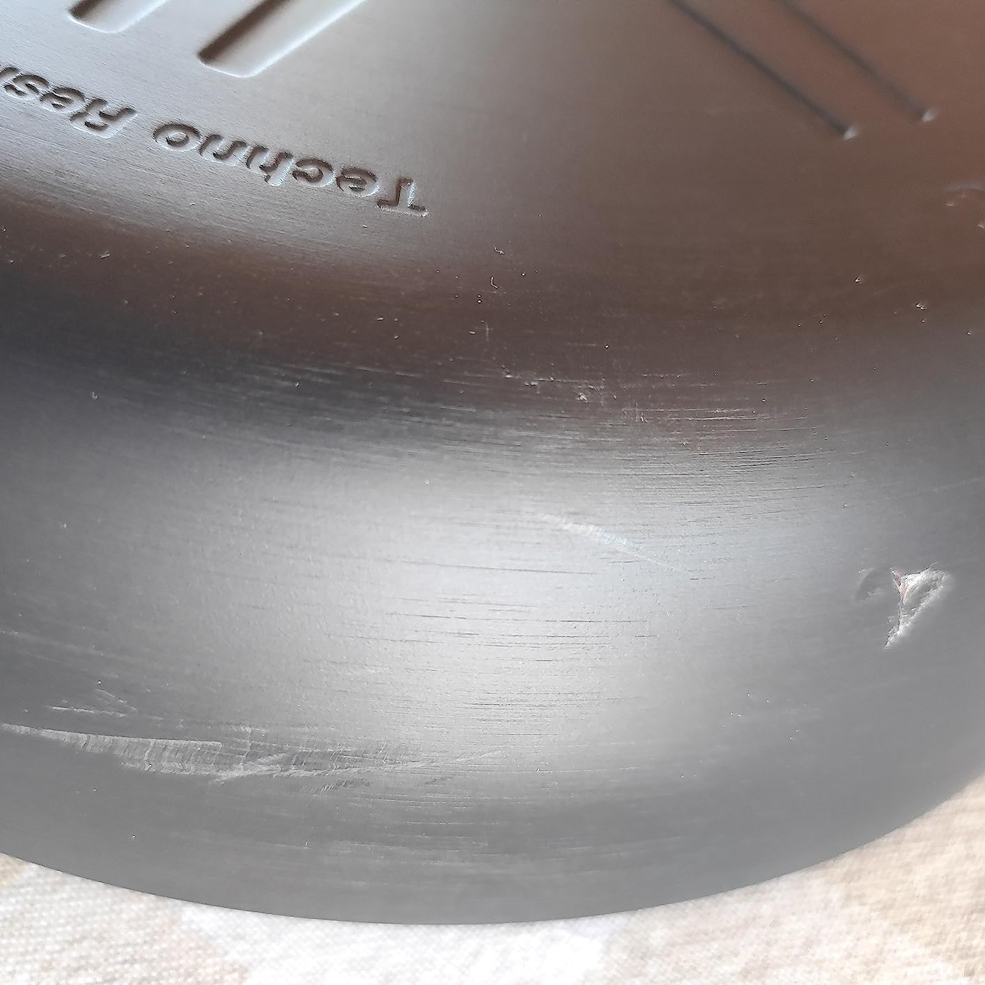 Eggs slide off
