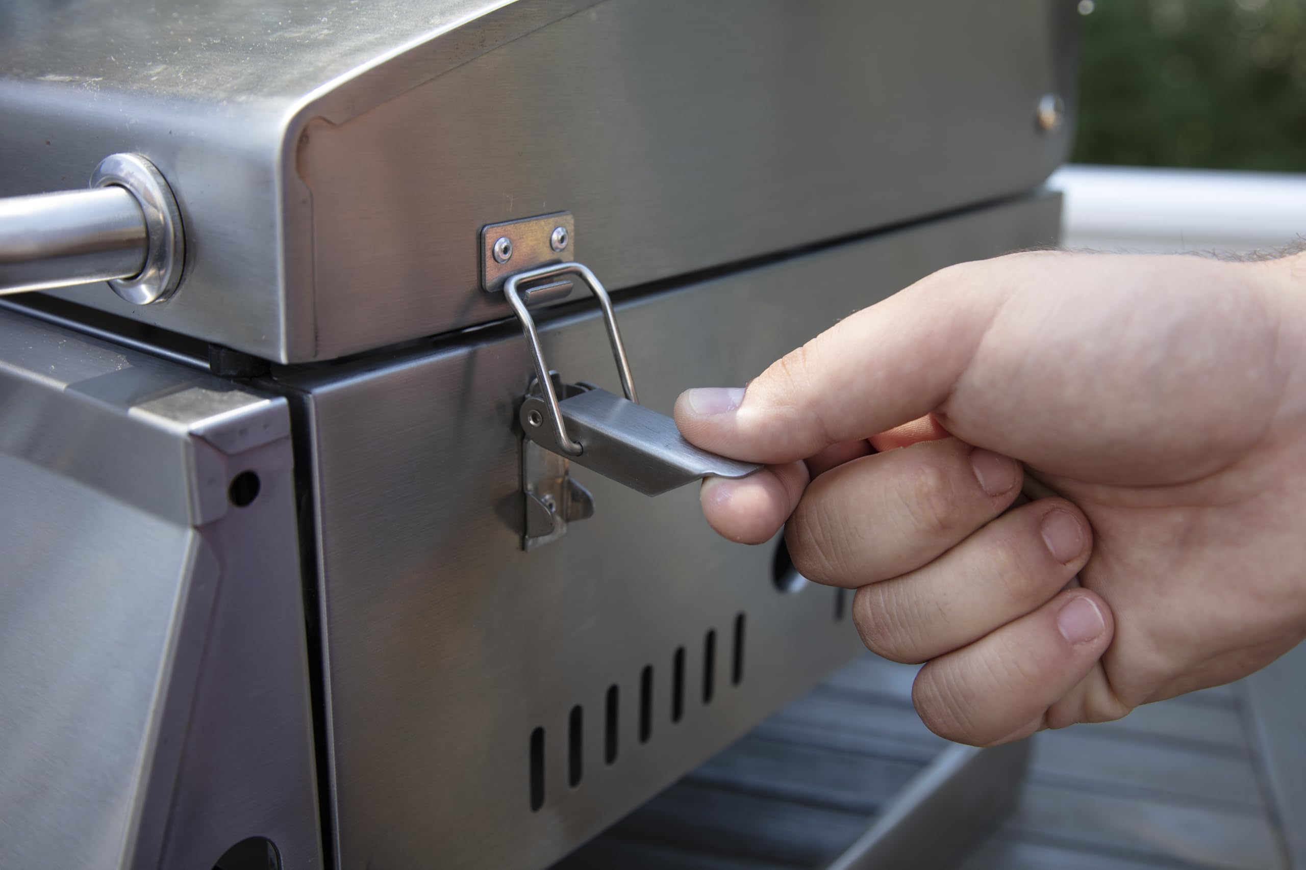 cuisinart-chef-s-style-tabletop-portable-propane-grill-cgg-306-20-000-btu-2-burn image 8