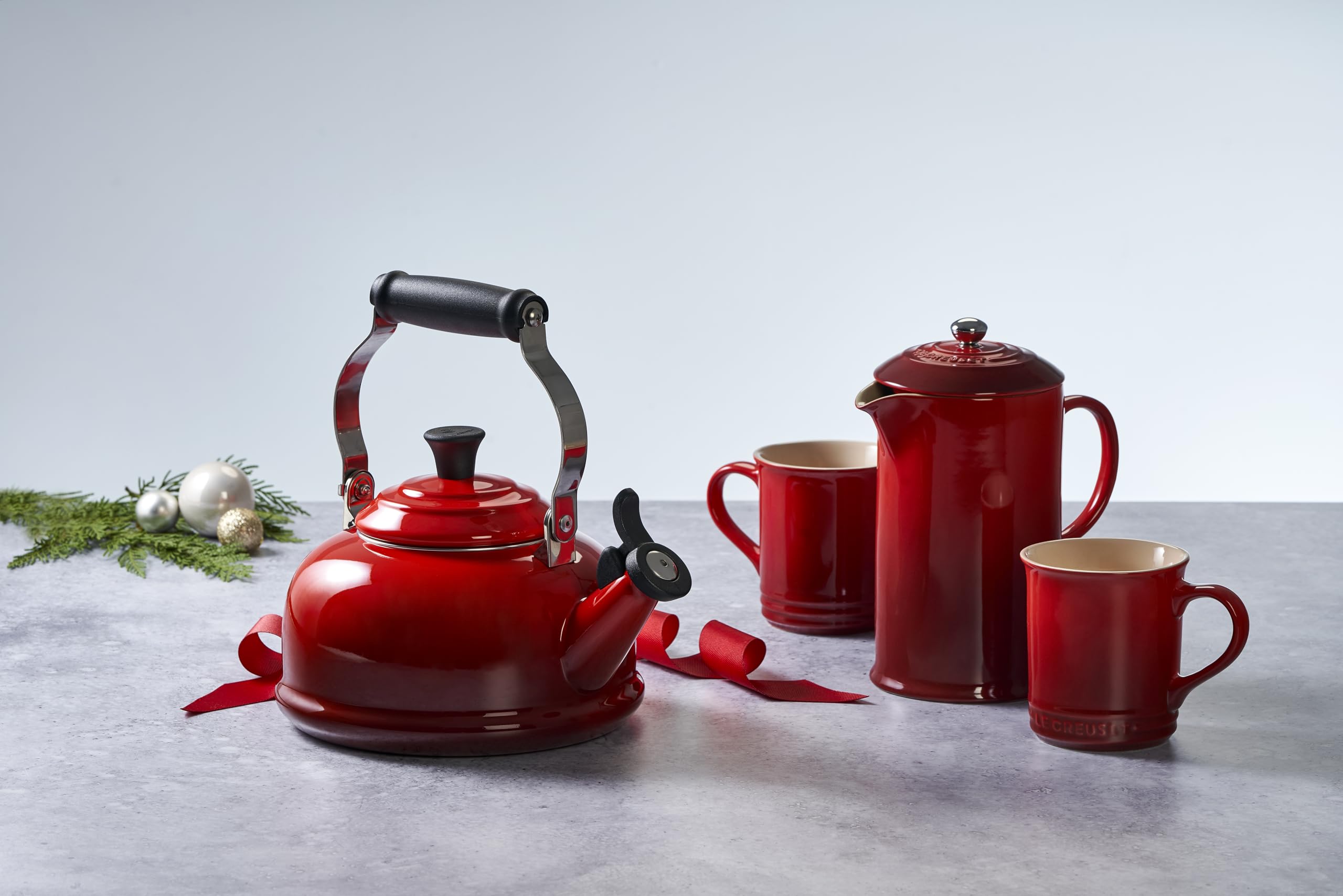 le-creuset-classic-whistling-tea-kettle-1-7-qt-cerise-enamel-on-steel image 7