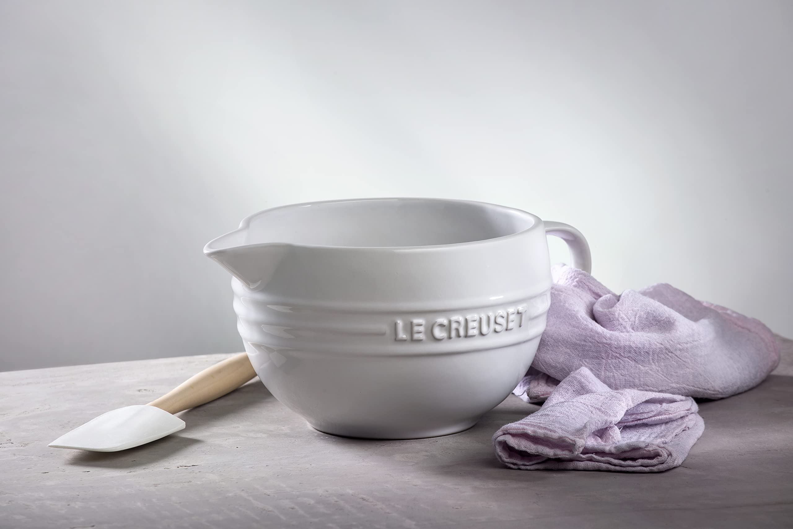 le-creuset-silicone-craft-series-medium-spatula-white image 2