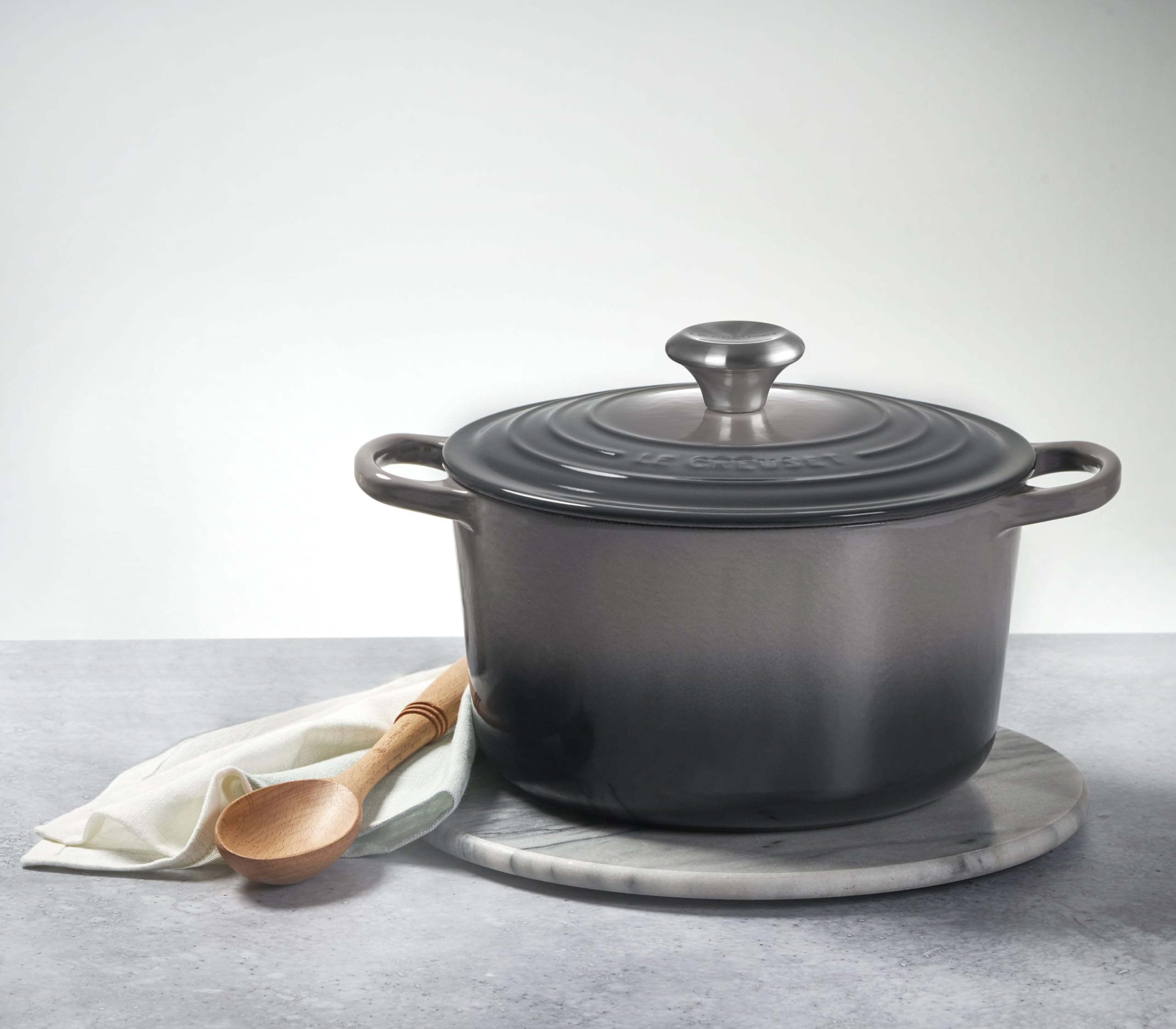 le-creuset-enameled-cast-iron-signature-deep-round-oven-6-5-qt-artichaut image 7