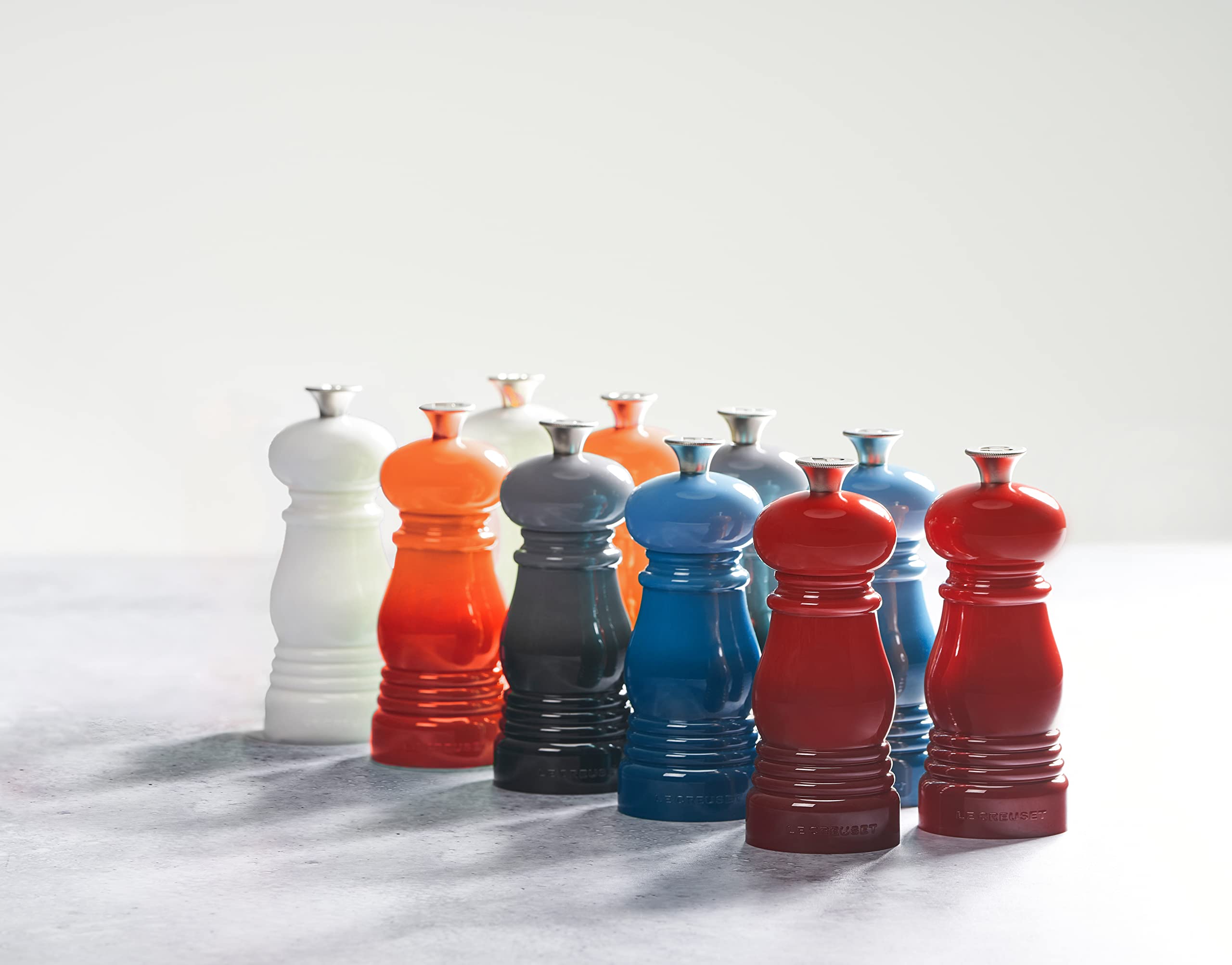 le-creuset-petite-salt-and-pepper-mill-set-5-inch-marseille image 2