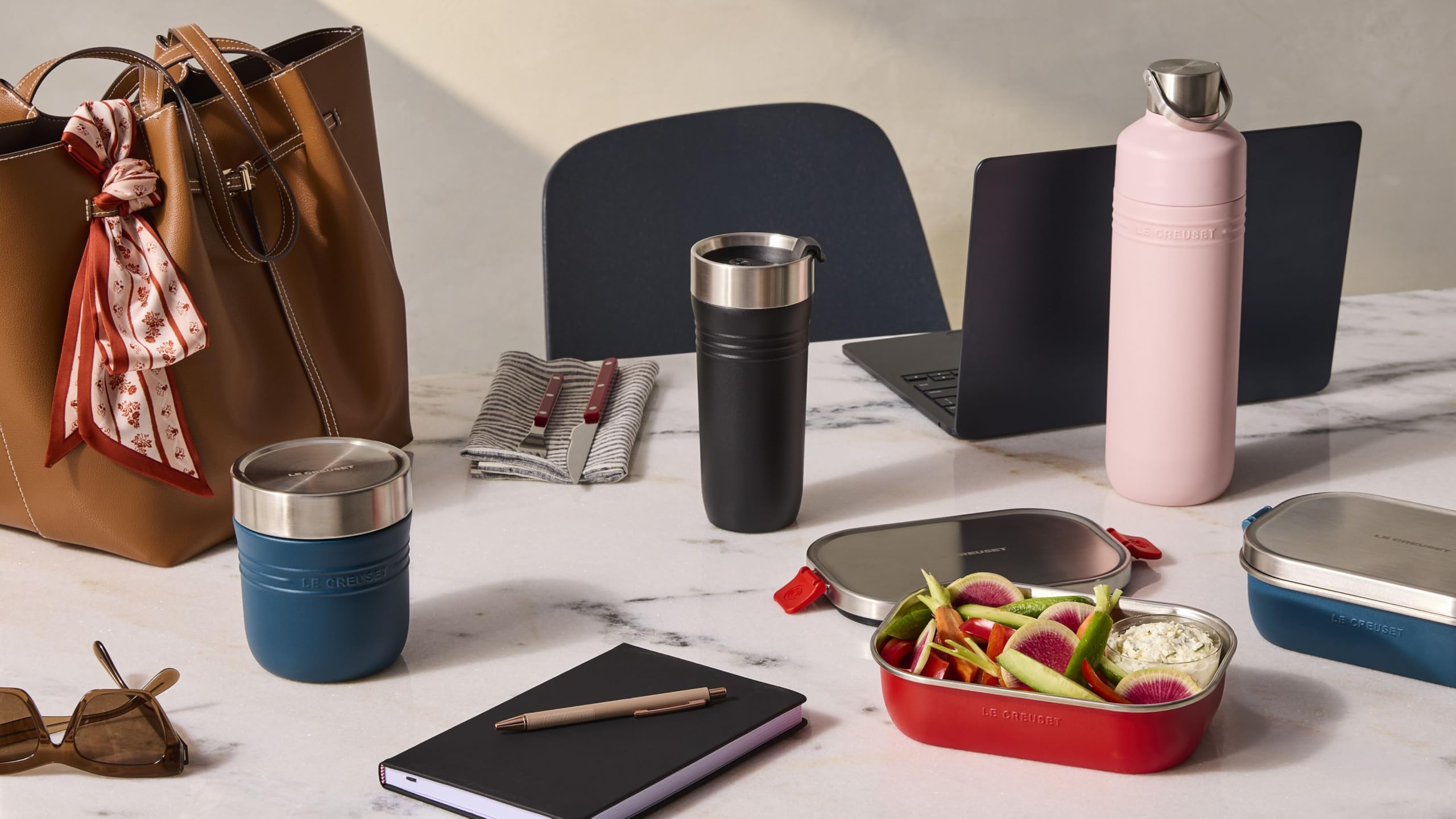le-creuset-on-the-go-33-oz-stainless-steel-water-bottle-shell-pink image 7