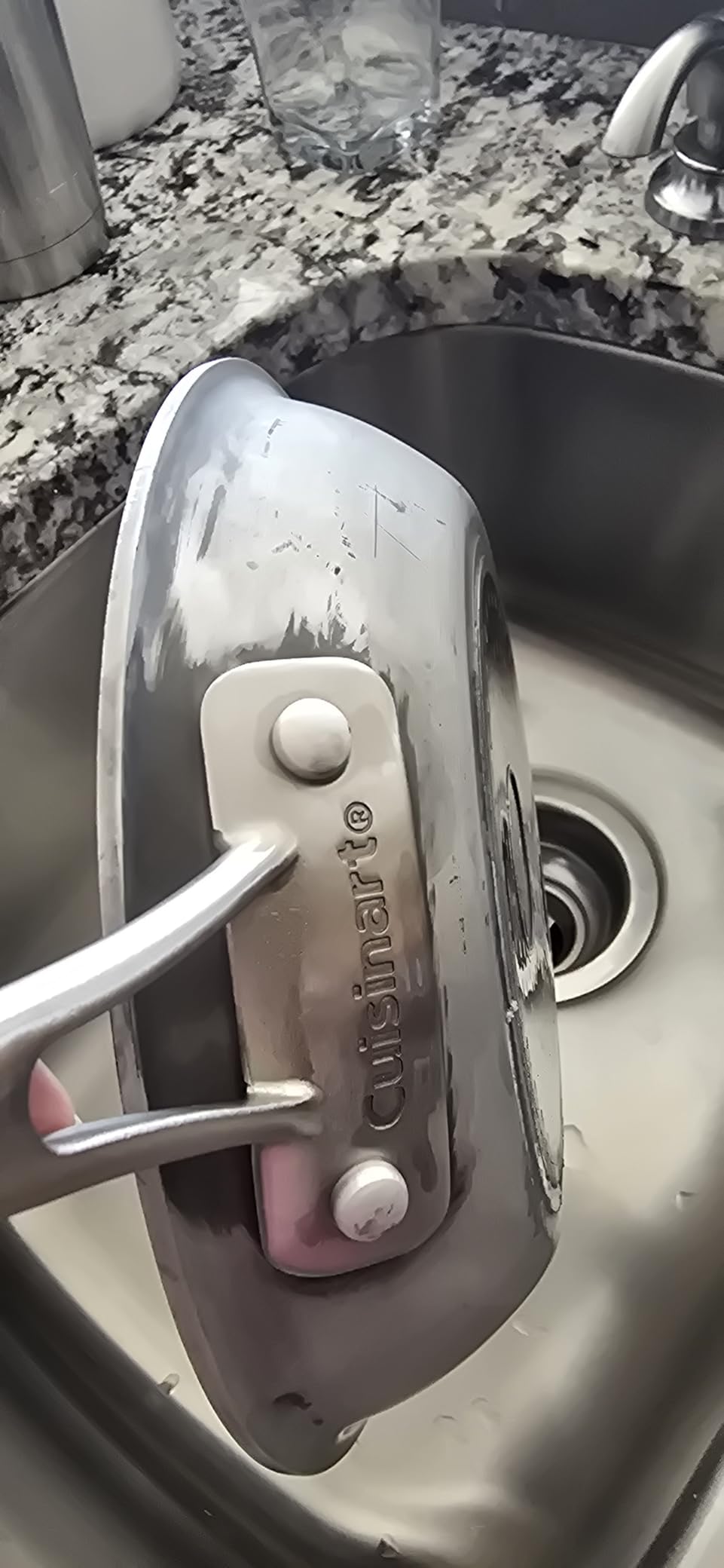 Good pan, but a bit scratchy