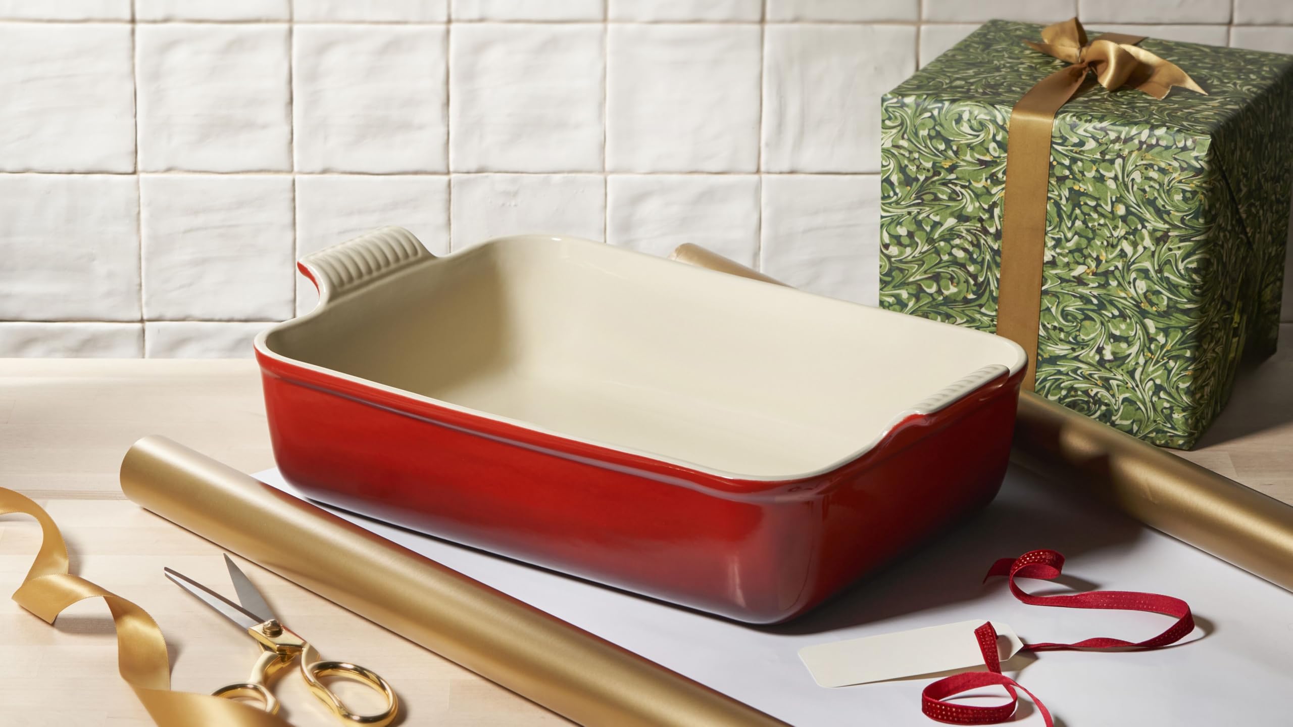 le-creuset-heritage-deep-rectangular-stoneware-lasagna-dish-6-75-qt-marseille image 6