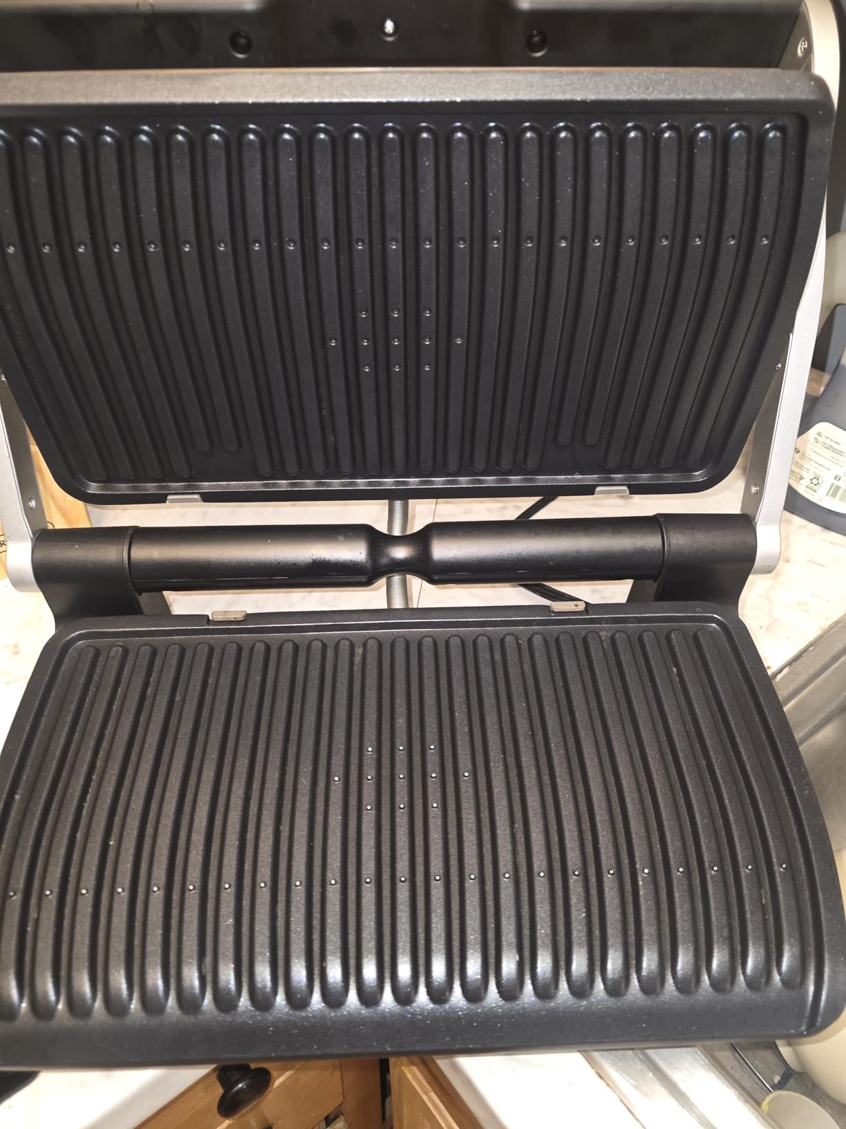 Makes grilling indoors possible