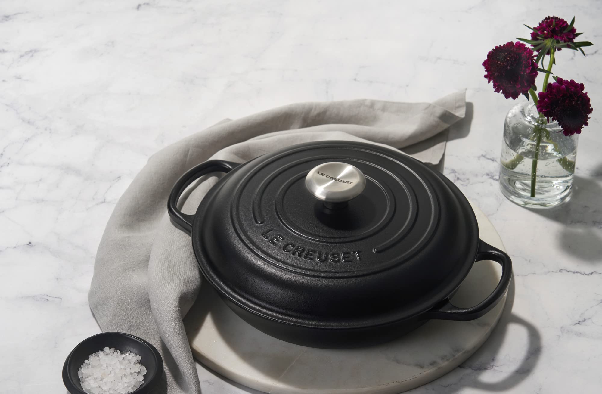 le-creuset-enameled-cast-iron-signature-braiser-3-5-qt-caribbean image 6