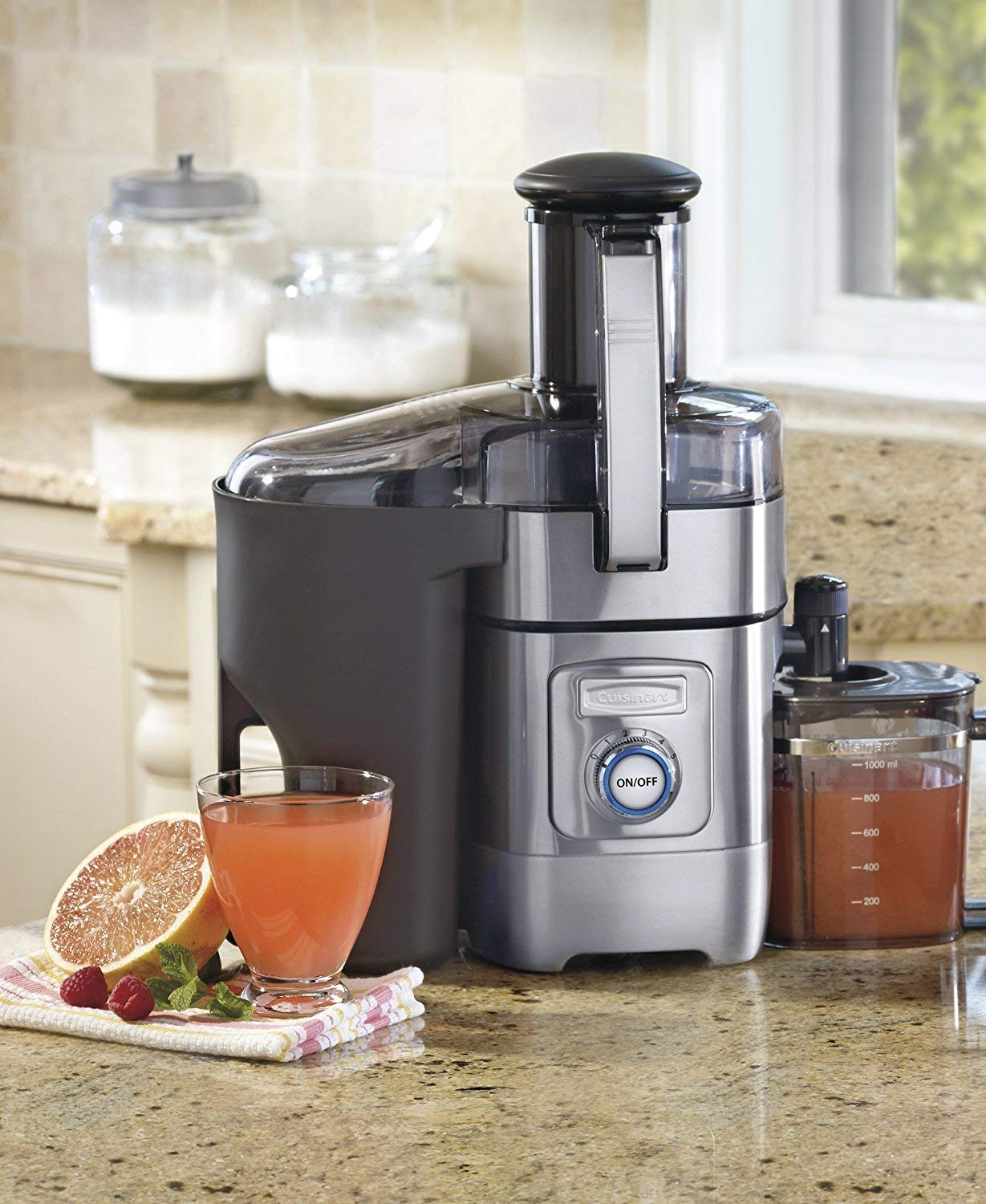 cuisinart-cje-1000p-die-cast-juice-extractor-1000-watt-5-speed-silver-black image 4