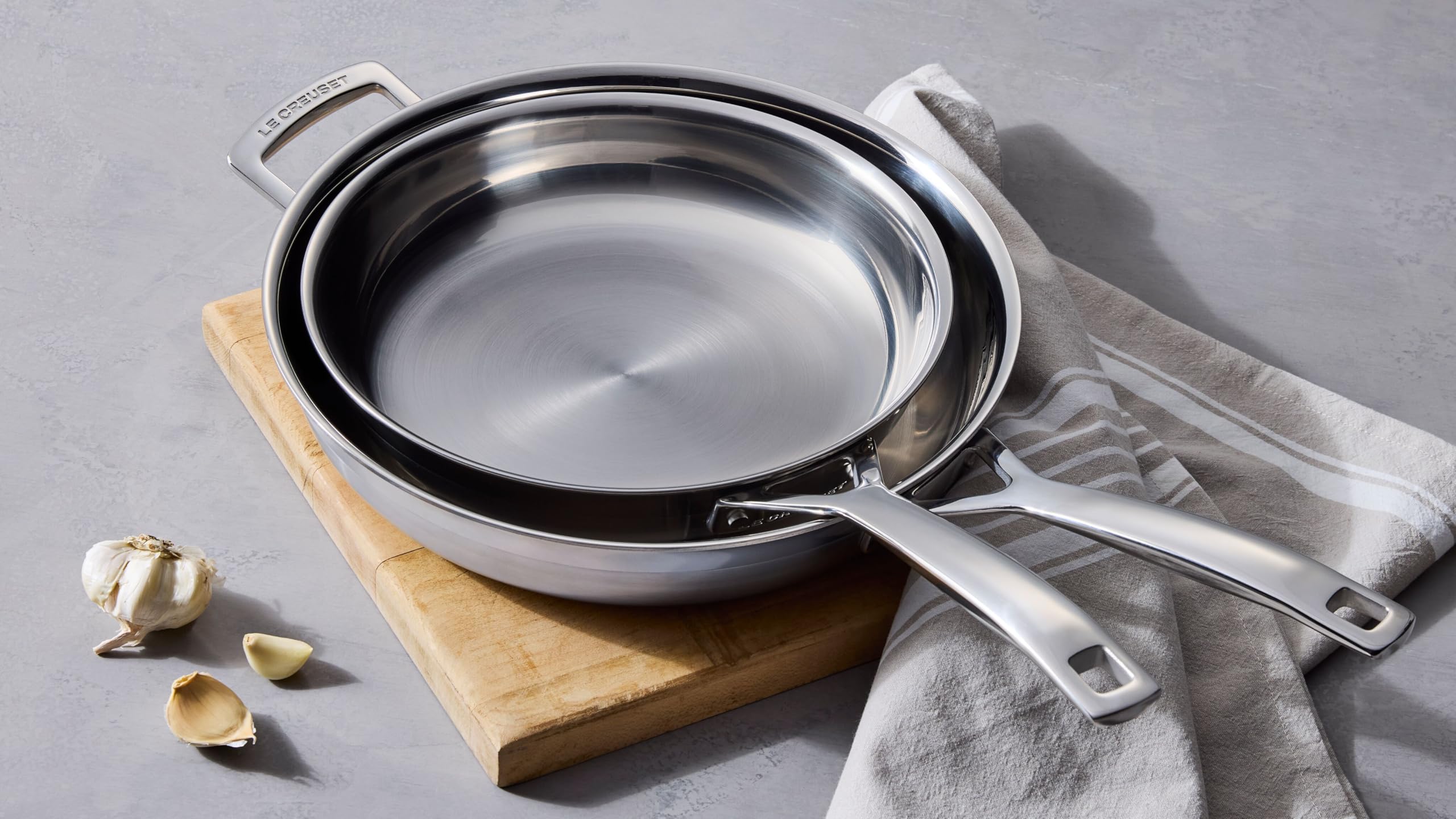 le-creuset-classic-3-ply-stainless-steel-fry-pan-9-5-inch image 5