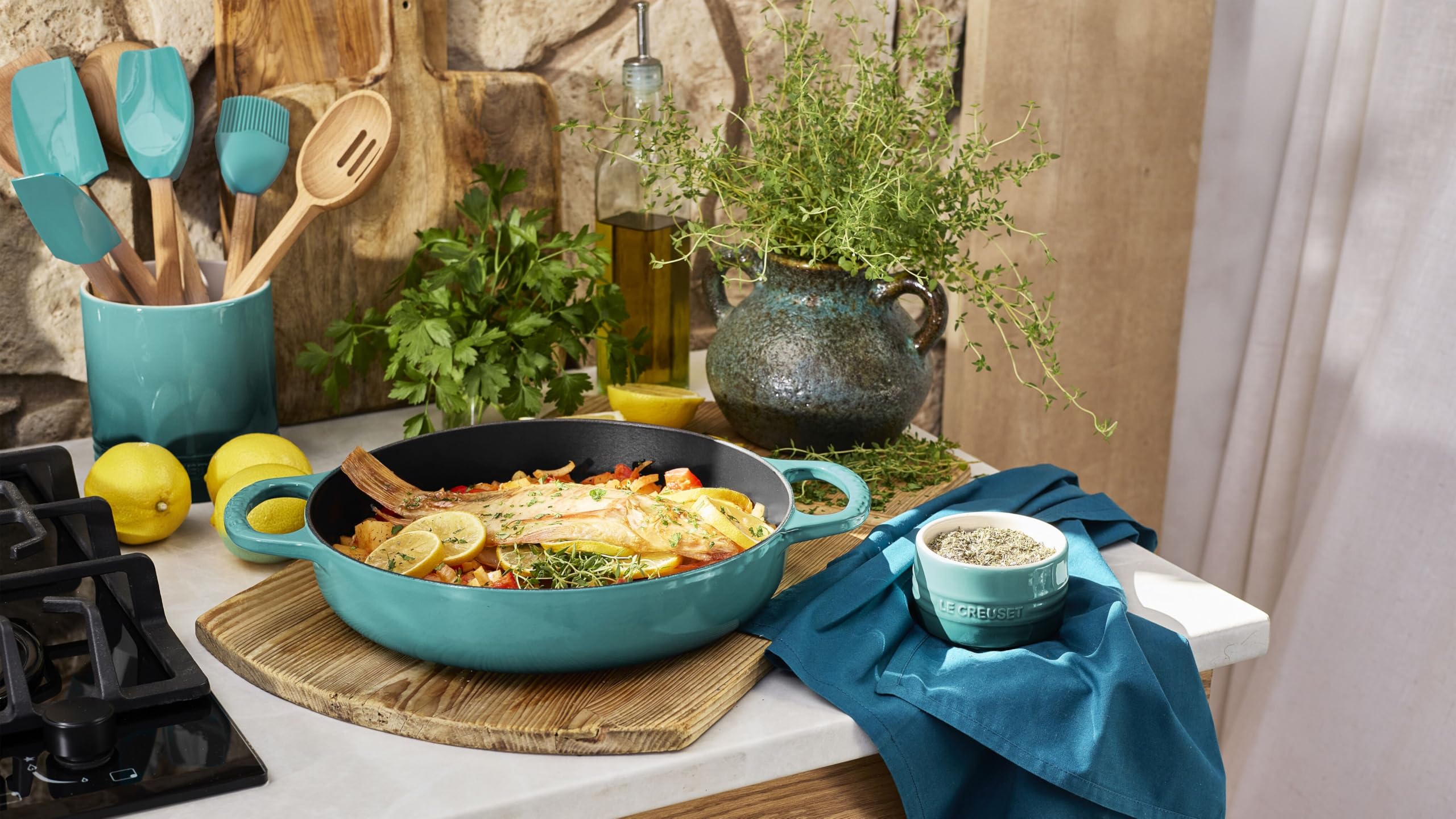 le-creuset-signature-straight-wall-stoneware-utensil-crock-1-qt-riviera image 6