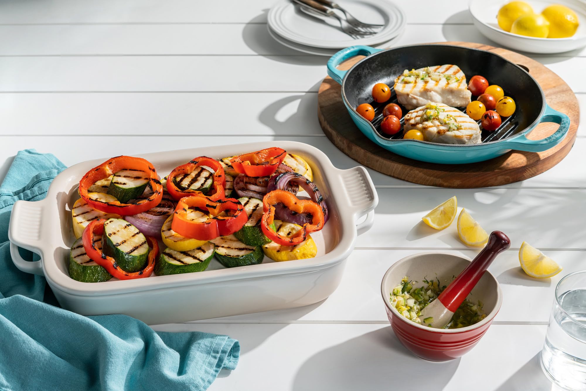 le-creuset-stoneware-rectangular-dish-with-platter-lid-14-75-x-9-cerise image 3