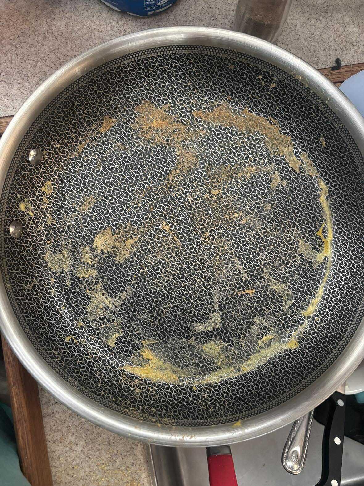 Handles metal utensils fine