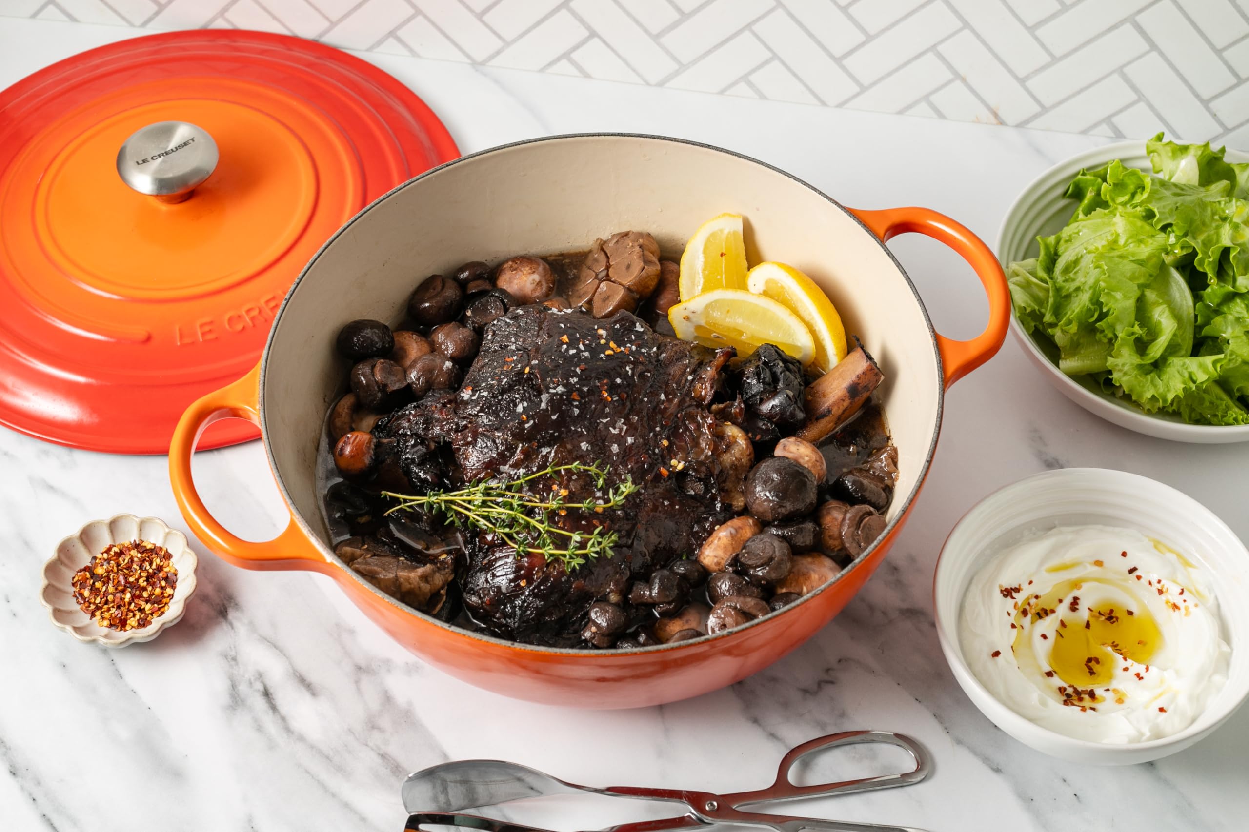 le-creuset-signature-cast-iron-chef-s-oven-7-5-qt-artichaut image 5
