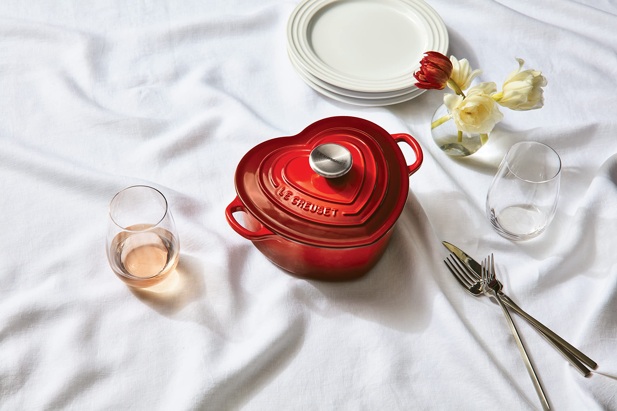 le-creuset-signature-enameled-cast-iron-figural-heart-cocotte-2-quart-cerise-wit image 6