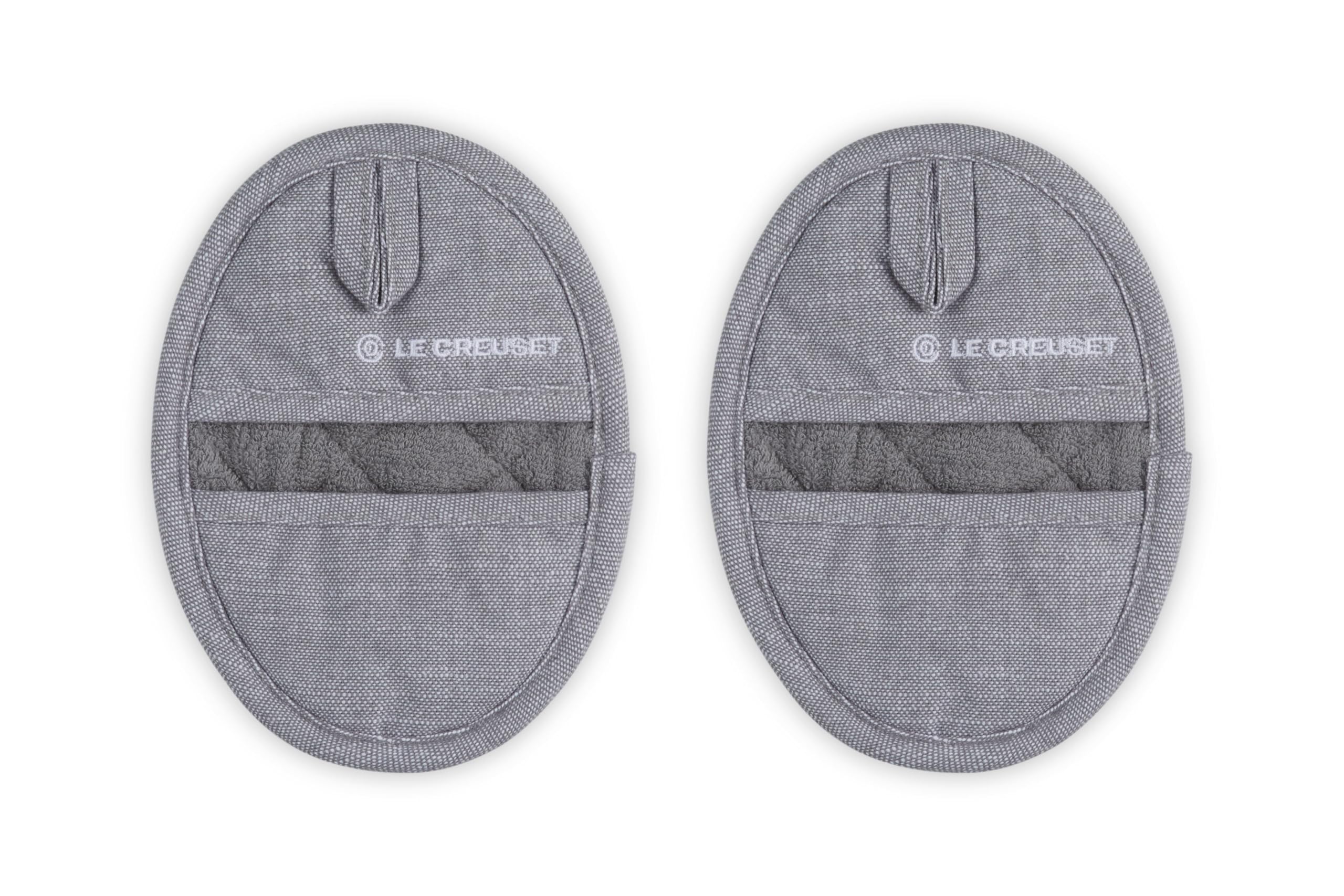le-creuset-silicone-pot-grips-set-of-2-noir image 8